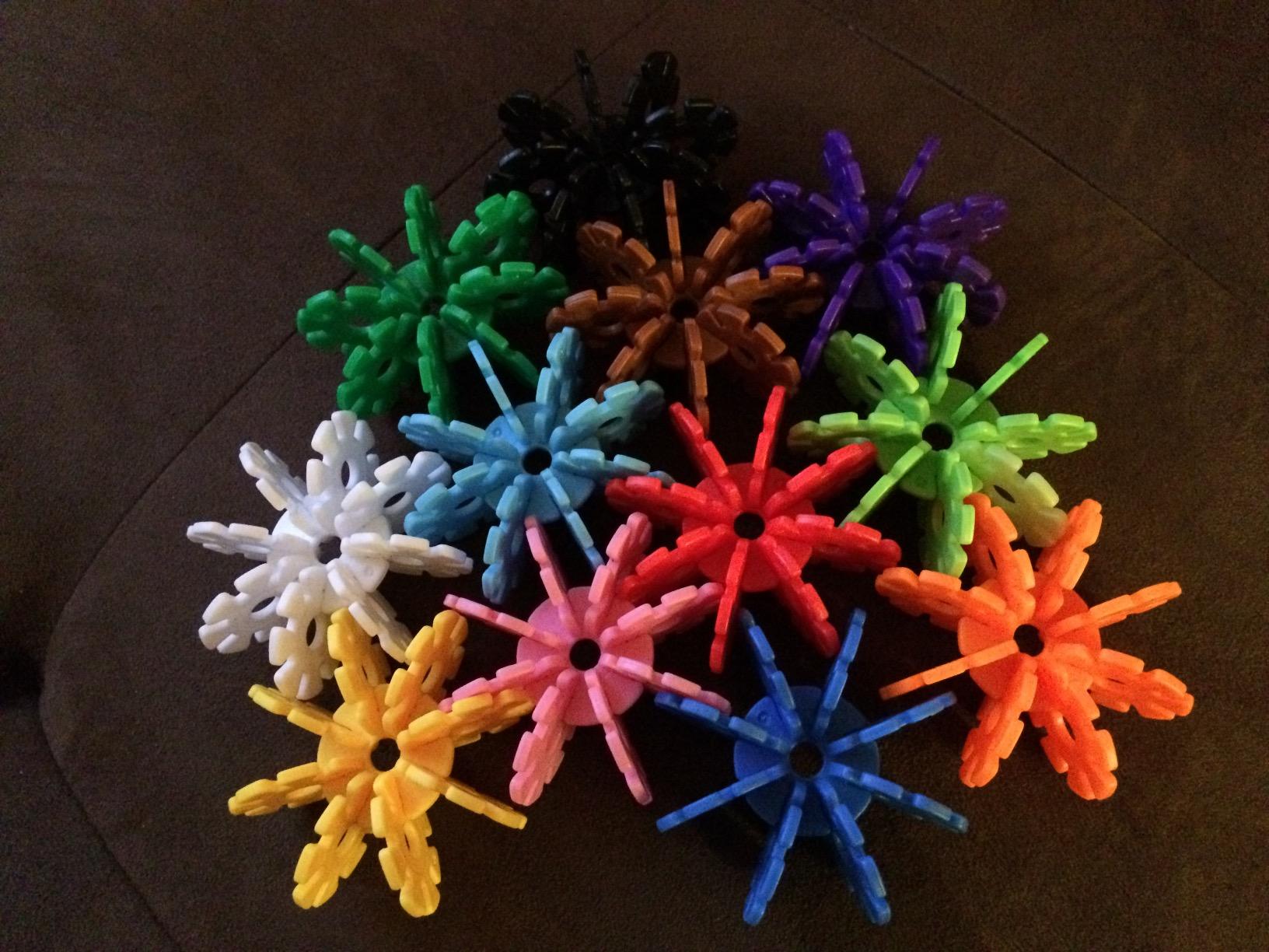 Brain Flakes 500 Piece Set, Ages 3+, Interlocking Plastic Disc Toy for Creative Building, Educational STEM Learning, Construction Block Play for Kids, Teens, Adults, Boys, and Girls customer photo 2