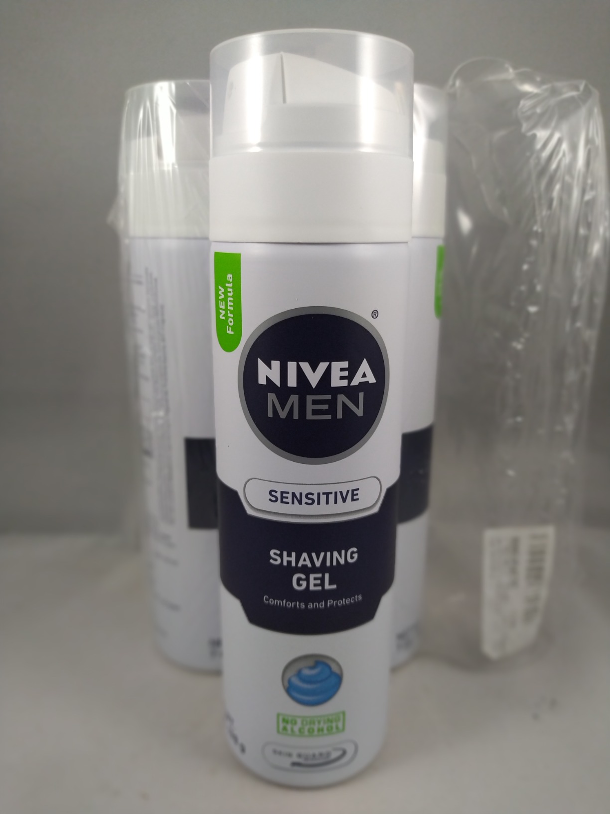 NIVEA MEN Sensitive Shave Gel, No Drying Alcohol, Mulitpack, 3 x 7 OZ customer photo 1