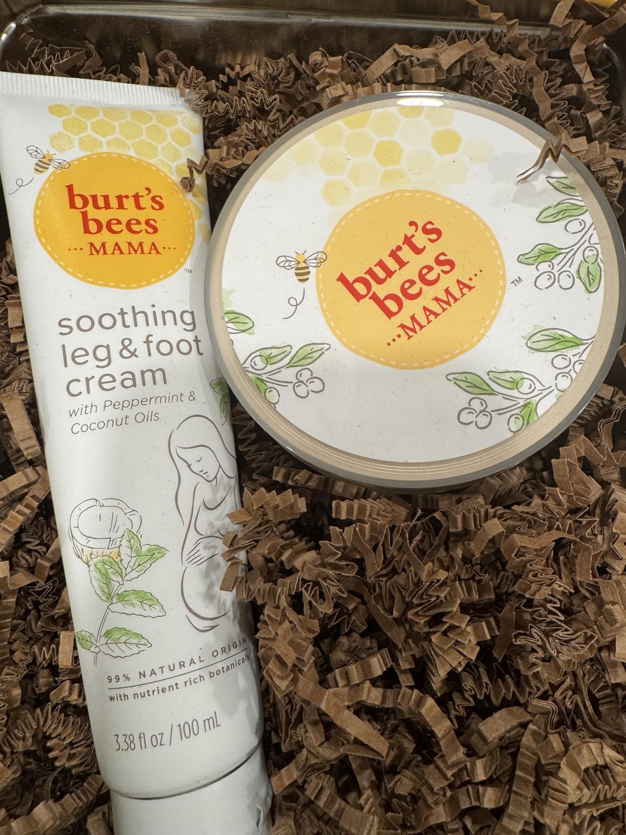Burt's Bees Classics Gift Set, 6 Products in Giftable Tin customer photo 1