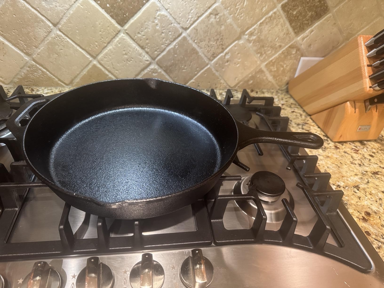 Utopia Kitchen Cast Iron Skillet 12 Inch Pre-Seasoned PFAS-Free Black customer photo 2