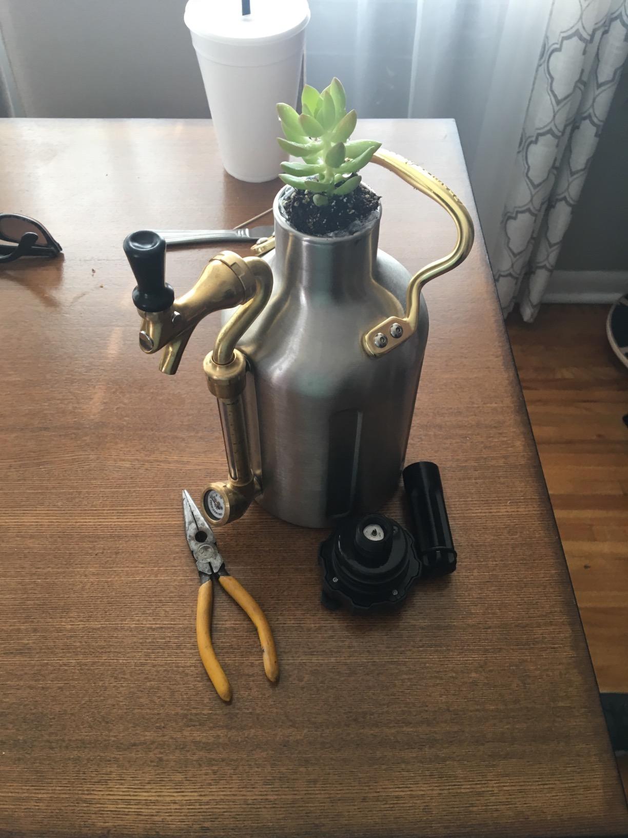 GrowlerWerks uKeg Carbonated Growler-Great Gift for Beer Lovers, 64 oz, Stainless Steel customer photo 2