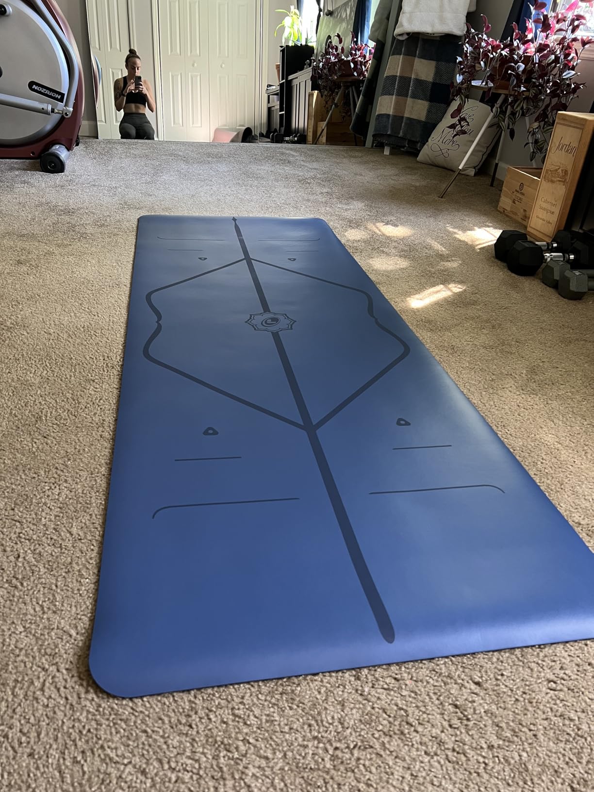 Liforme Classic Yoga Mat - Patented Alignment Design, Ultimate Grip customer photo 1