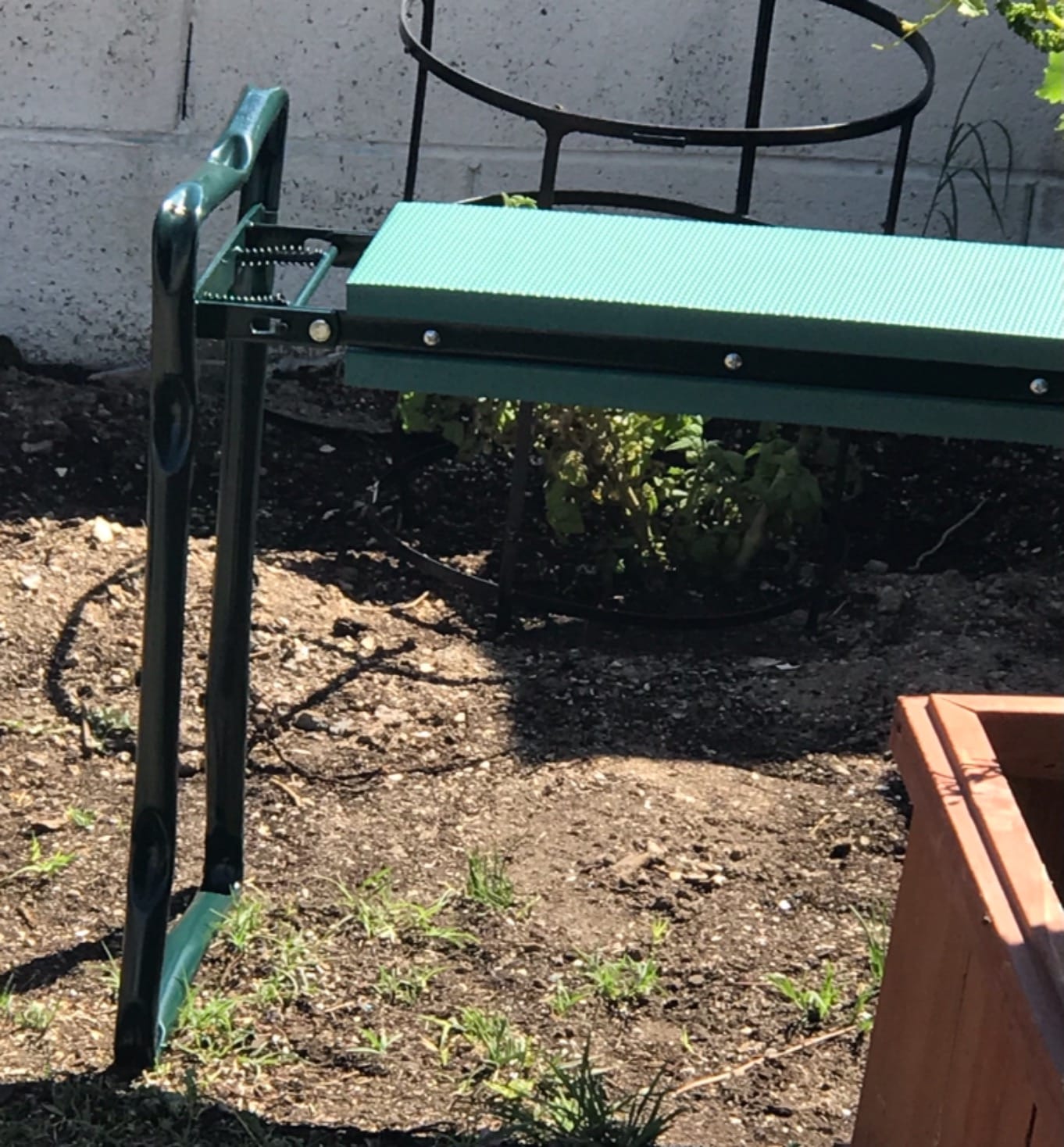 Garden Kneeler And Seat - Protects Your Knees, Clothes From Dirt & Grass Stains - Foldable Stool For Ease Of Storage - EVA Foam Pad - Sturdy and Lightweight - Bench Comes With A Free Tool Pouch! customer photo 2