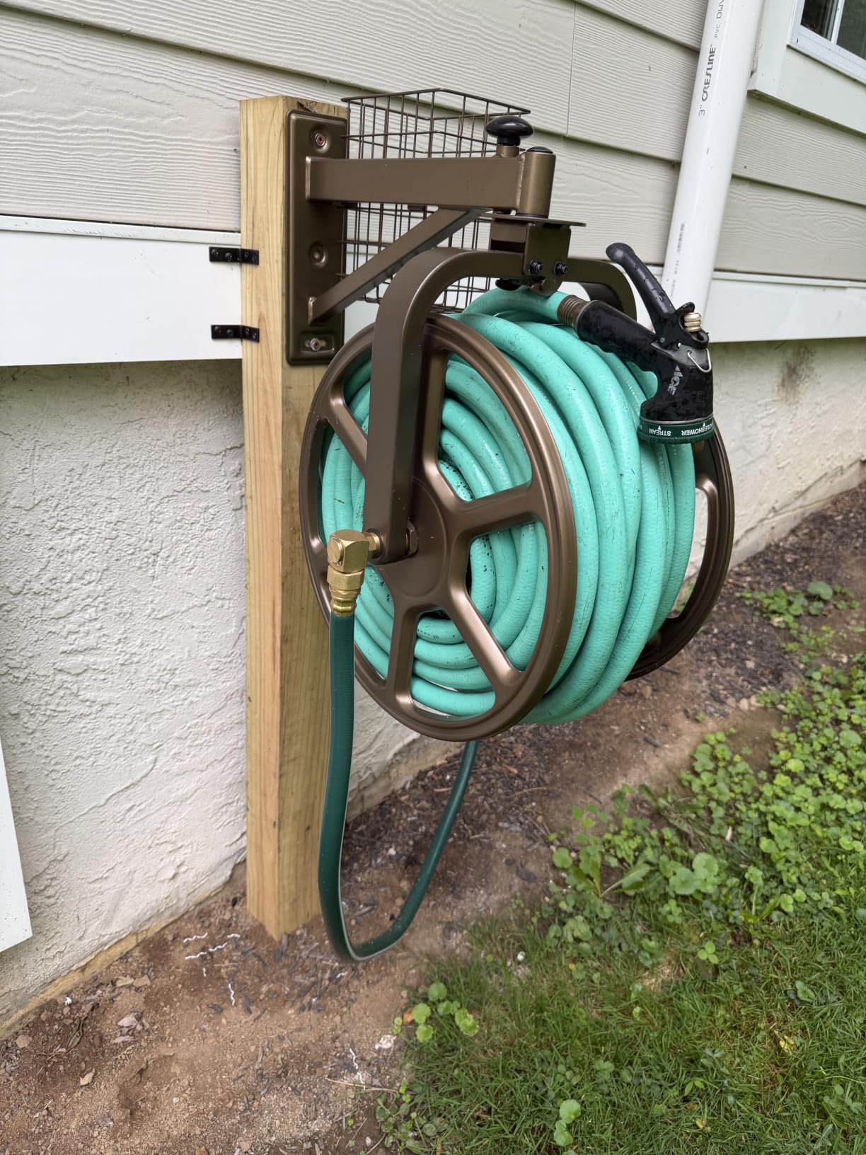 Liberty GARDEN 712 Single Arm Navigator Multi-Directional Garden Hose Reel, Holds 125-Feet of, 5/8-Inch, Bronze customer photo 2