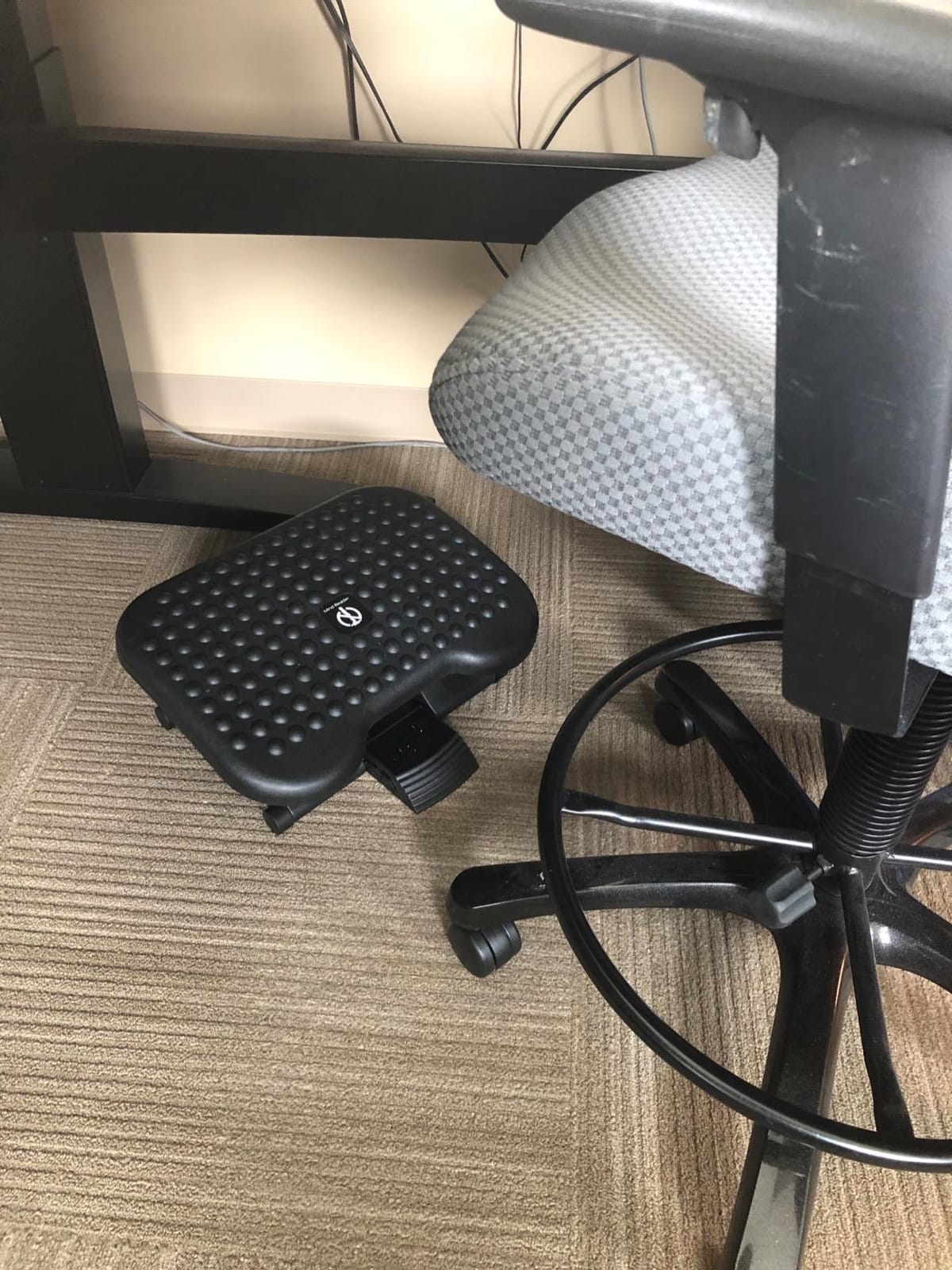 Mind Reader Foot Rest, Under Desk at Work, Ergonomic, Height Adjustable, Office, Plastic, 17