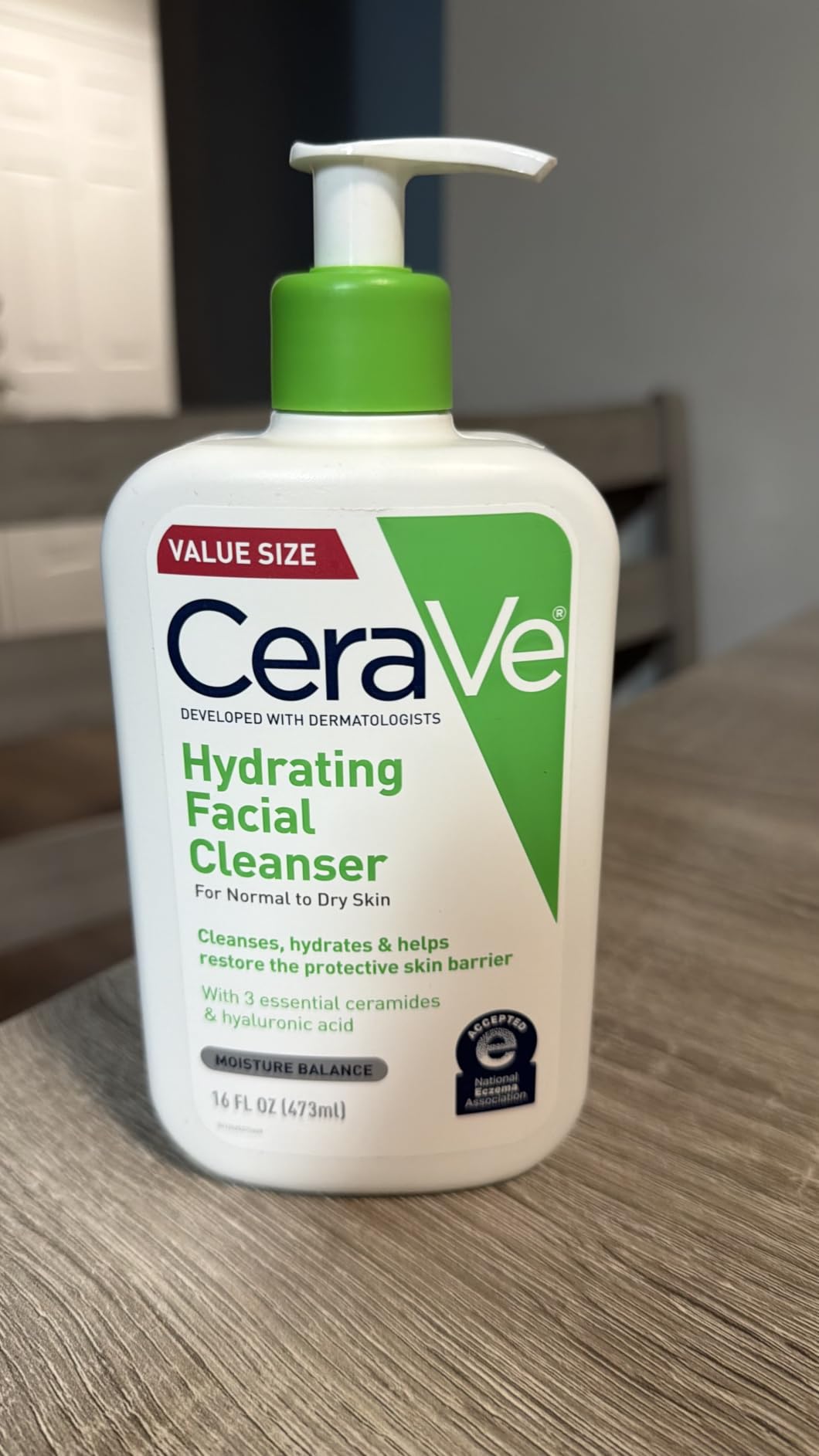 CeraVe Hydrating Cleanser with Hyaluronic Acid, Face Wash for Dry Skin,16oz customer photo 2