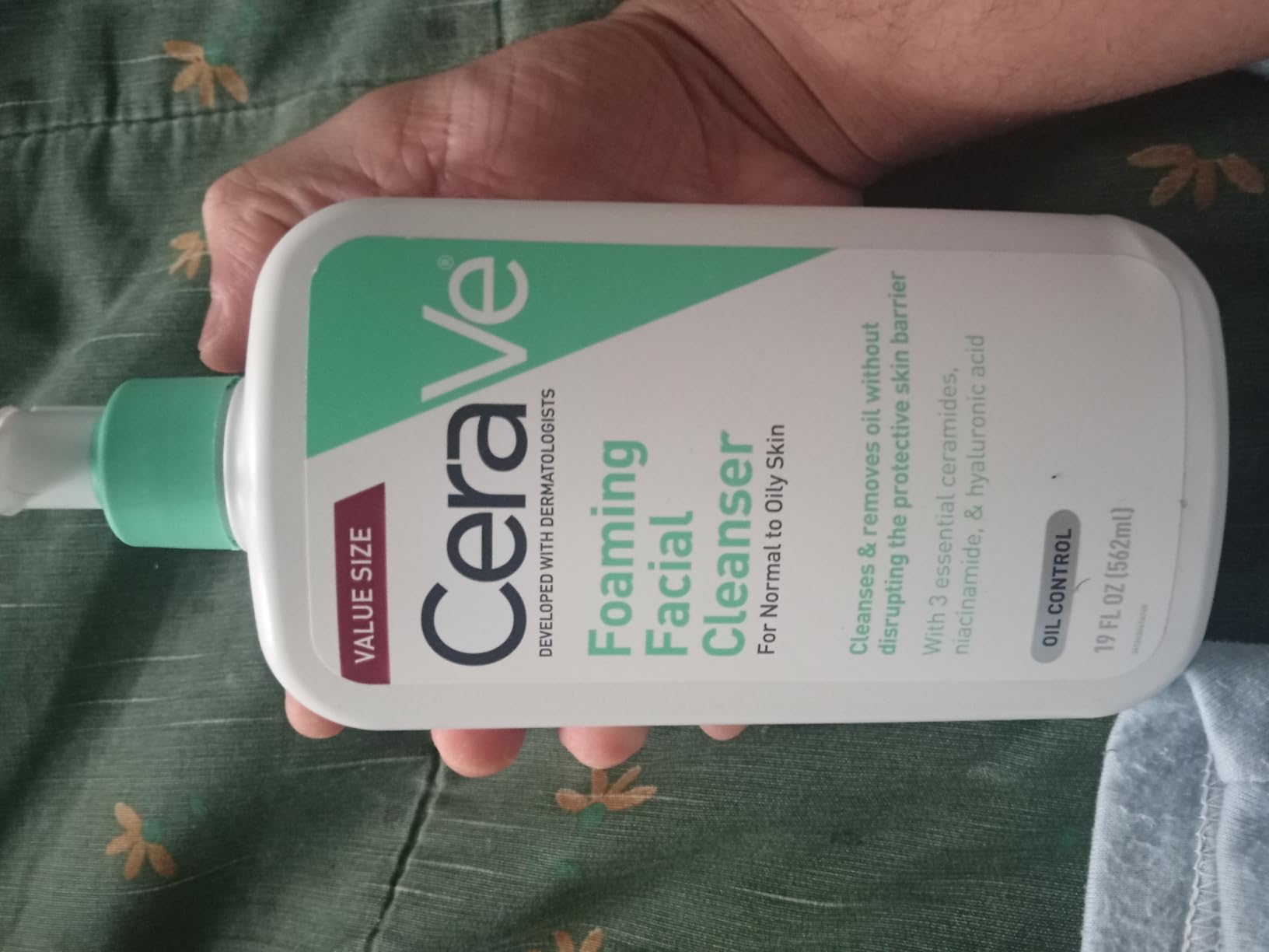 CeraVe Foaming Facial Cleanser, Face Wash for Oily Skin, 16fl oz customer photo 1