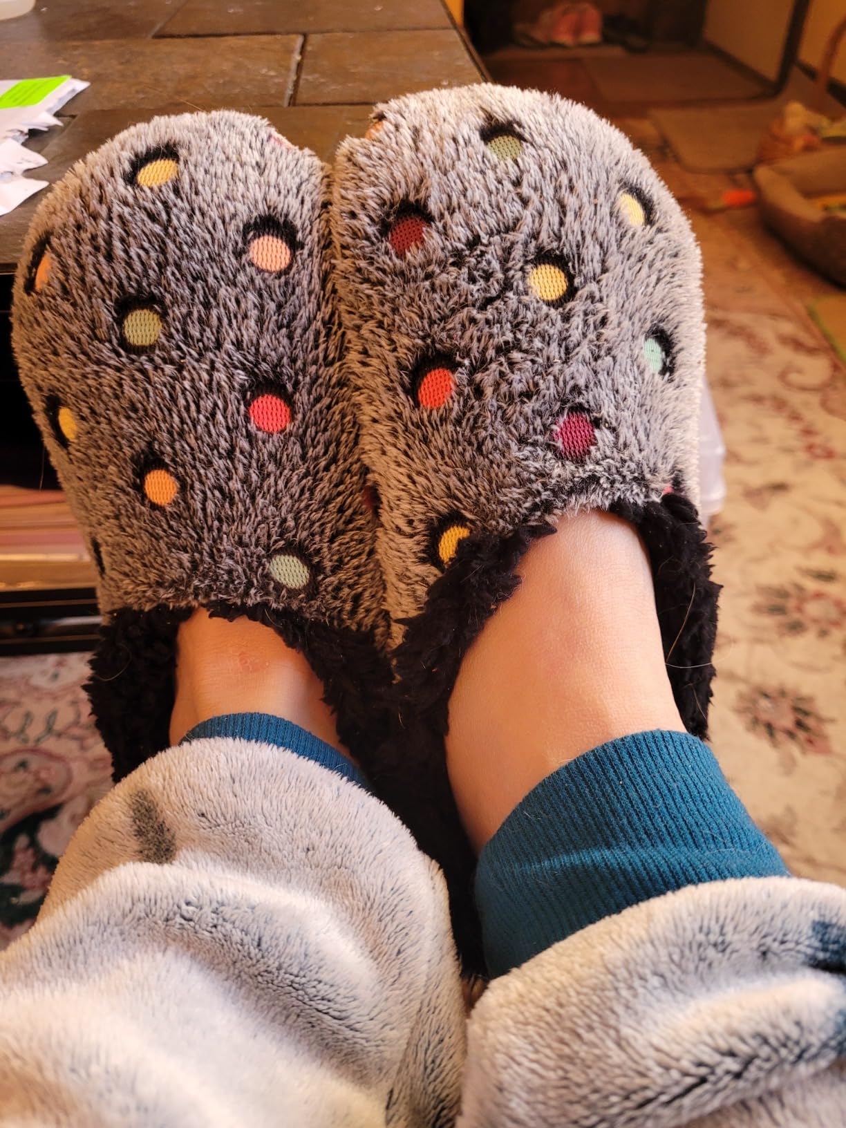 Snoozies Women's Lotsa Dots Slipper Socks Cozy customer photo 1