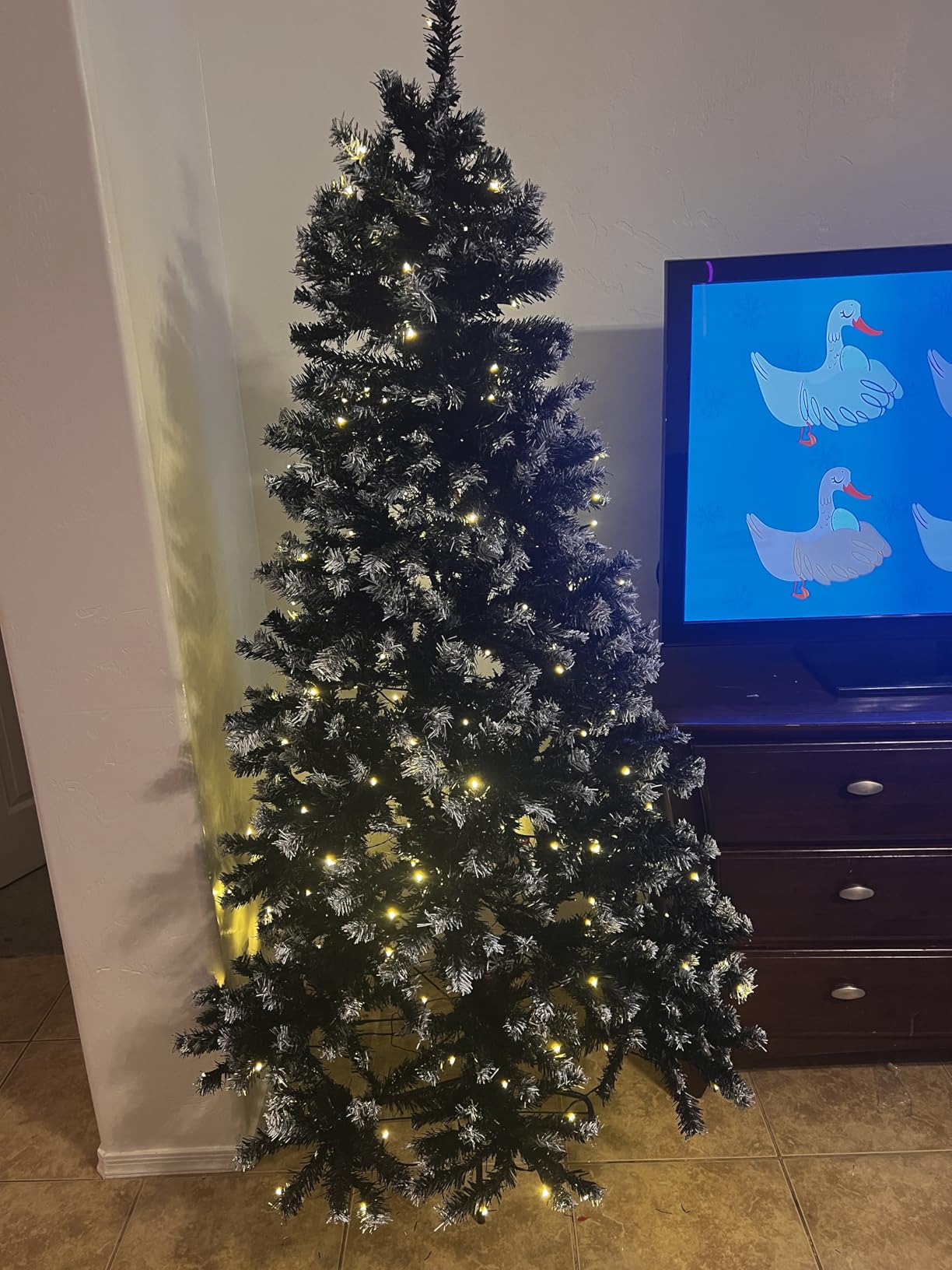 Best Choice Products 9ft Artificial Christmas Tree with LED Twinkling Lights, Pre-Lit Spruce Realistic Holiday Xmas Décor, 900 Lights, 2,028 Tips customer photo 2