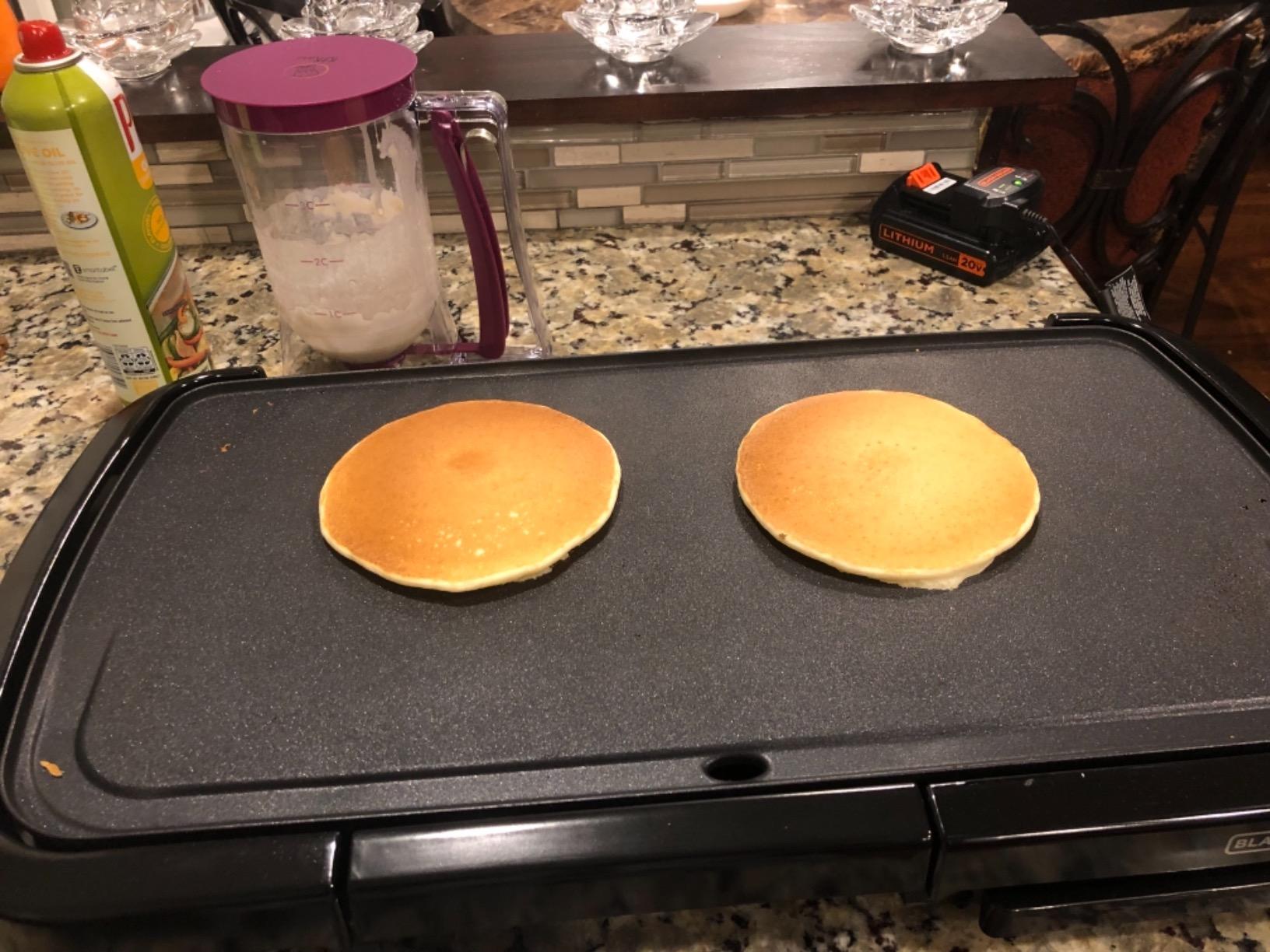 BLACK+DECKER 8-Serving Electric Griddle with Warming Tray customer photo 1