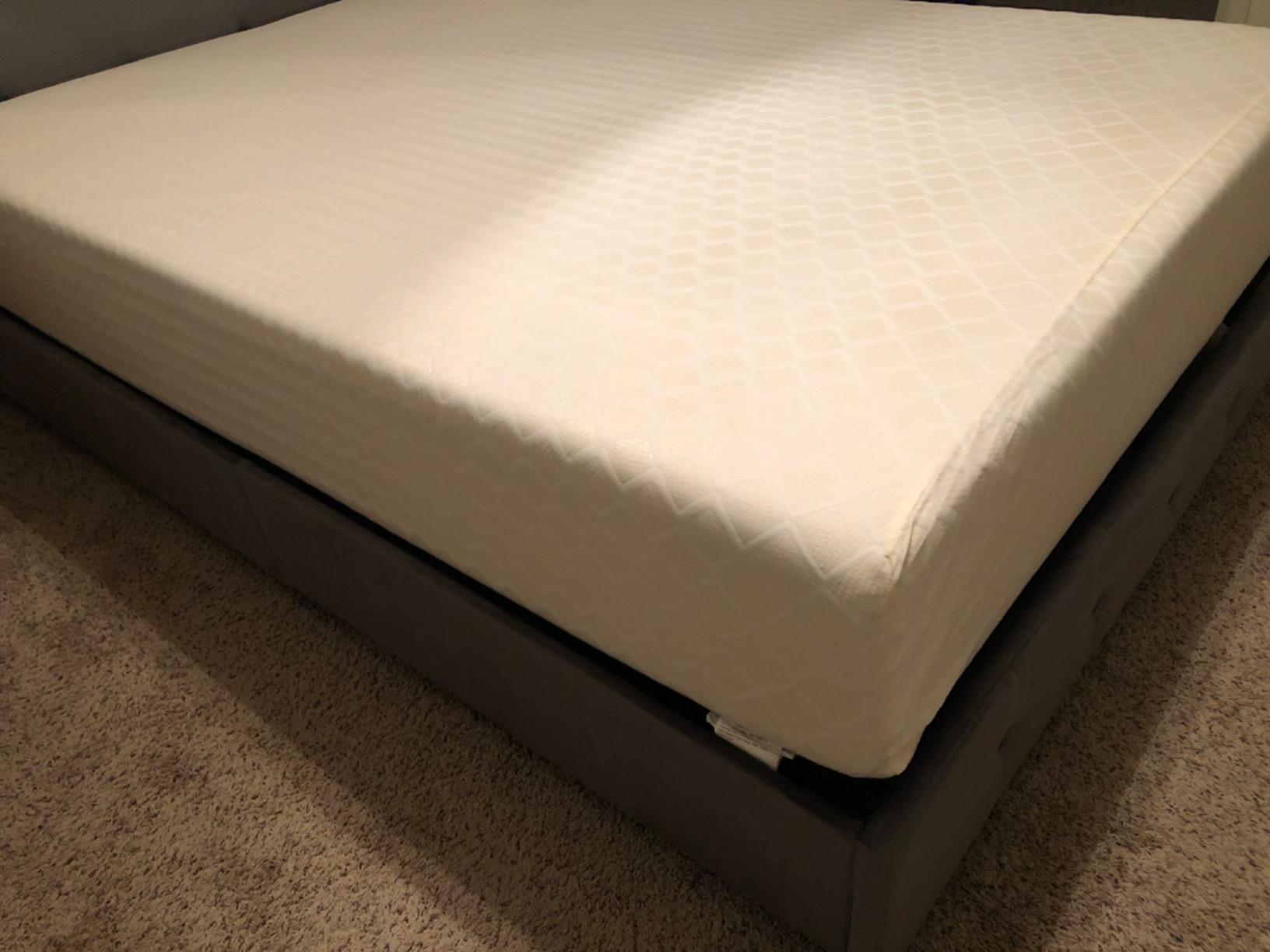 Signature Design by Ashley 12 Inch Memory Foam Queen Mattress in a Box customer photo 1