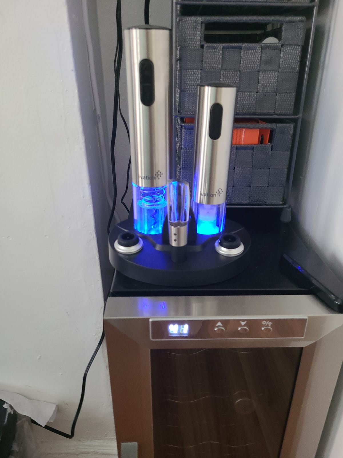 Ivation Stainless Steel Electric Wine Opener, Aerator & Preserver Gift Set customer photo 2
