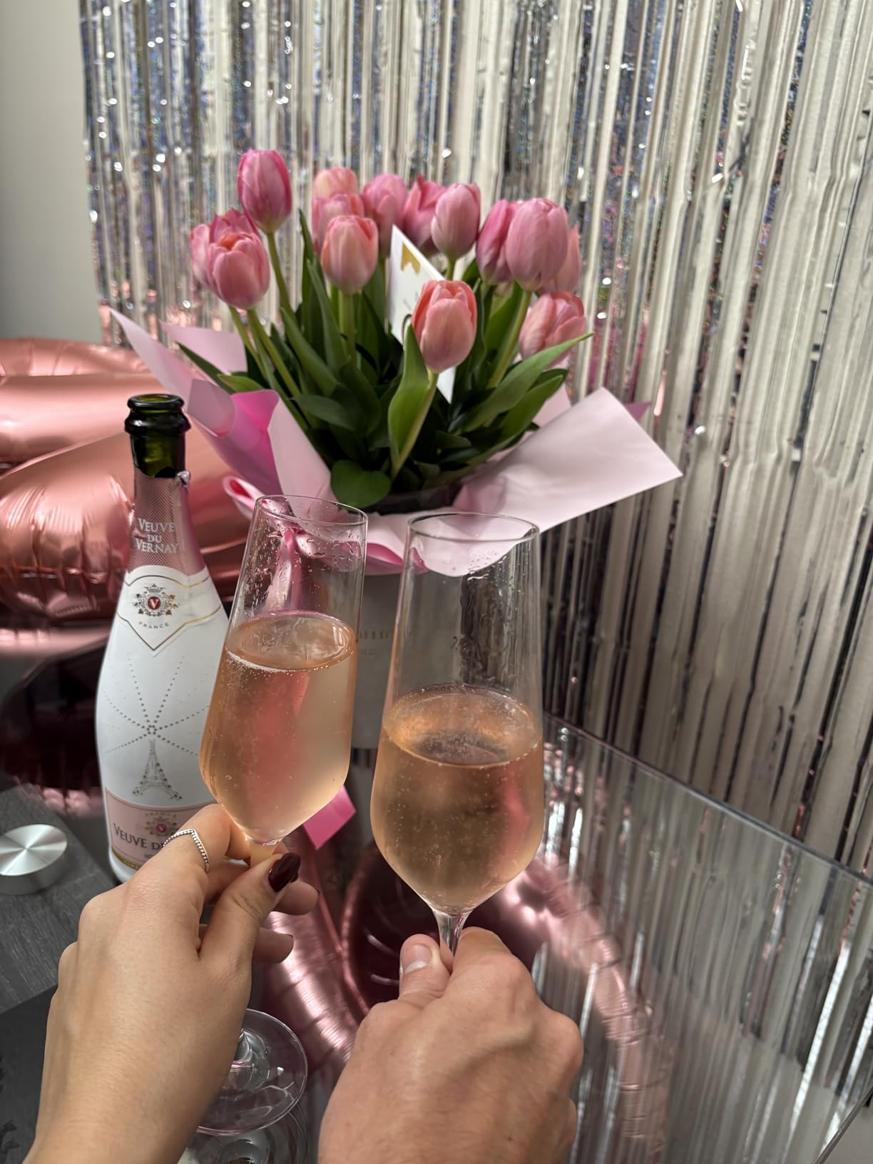 JoyJolt Champagne Glasses Layla Collection, Set of 4 – 6.7 oz Elegant Crystal Stemmed Champagne Flutes for Prosecco, Sparkling Wine, Mimosas, Cocktails, Weddings, Anniversaries, Parties customer photo 2