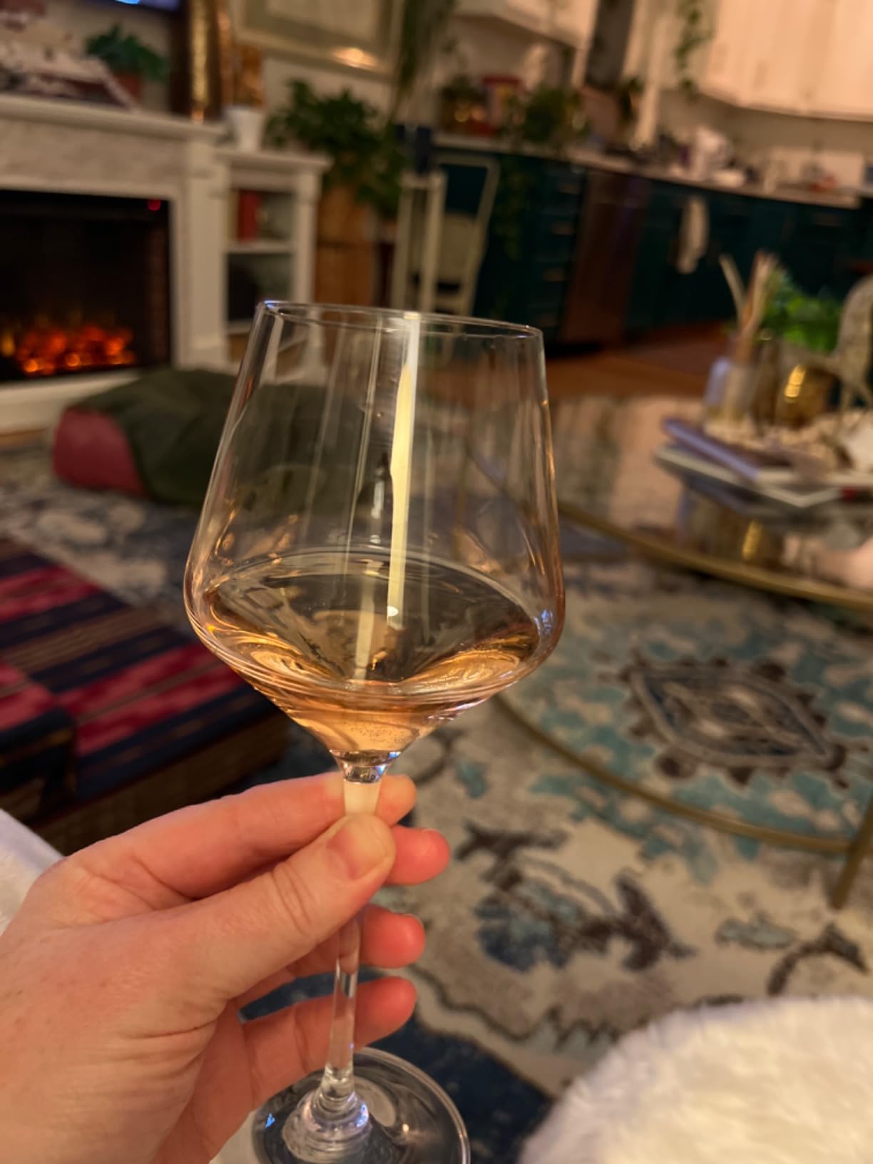 JoyJolt Layla White Wine Glasses, Set of 4 Italian Glasses, 13.5 oz Clear – Made in Europe customer photo 1