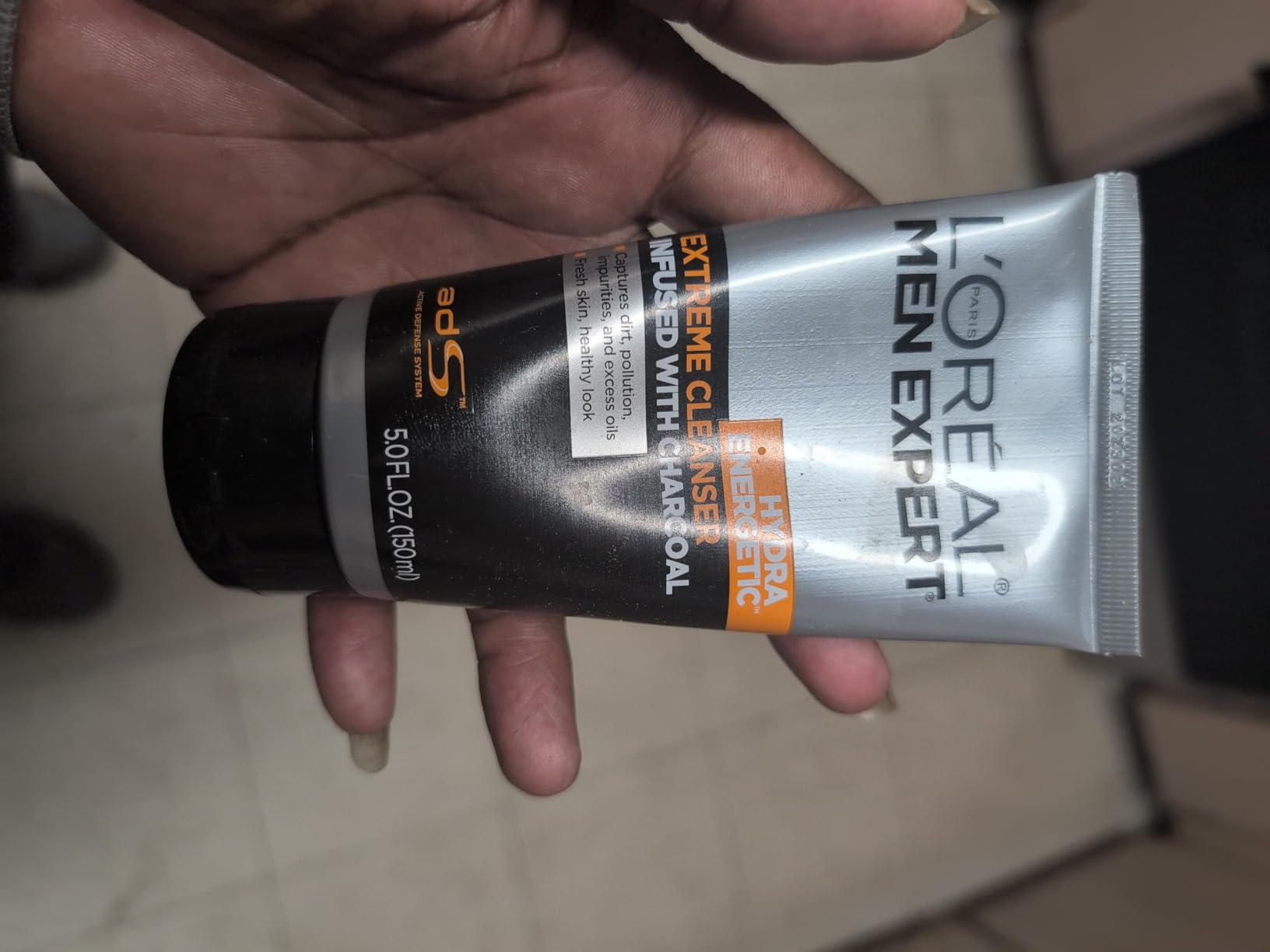 L'Oreal Paris Men Expert Hydra Energetic Daily Facial Cleanser with Charcoal, 2 ct. customer photo 1