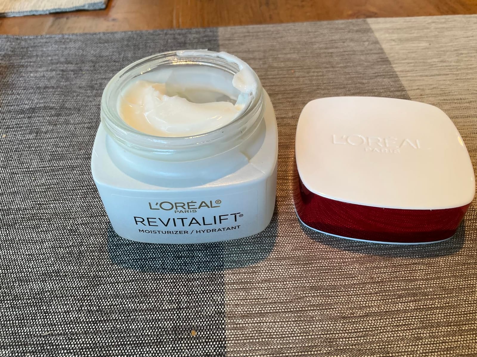 L'Oréal Paris Revitalift Anti-Wrinkle and Firming Face Moisturizer with SPF 25, Pro-Retinol and Centella Asiatica, Paraben Free, 1.7 oz (Packaging may vary) customer photo 2