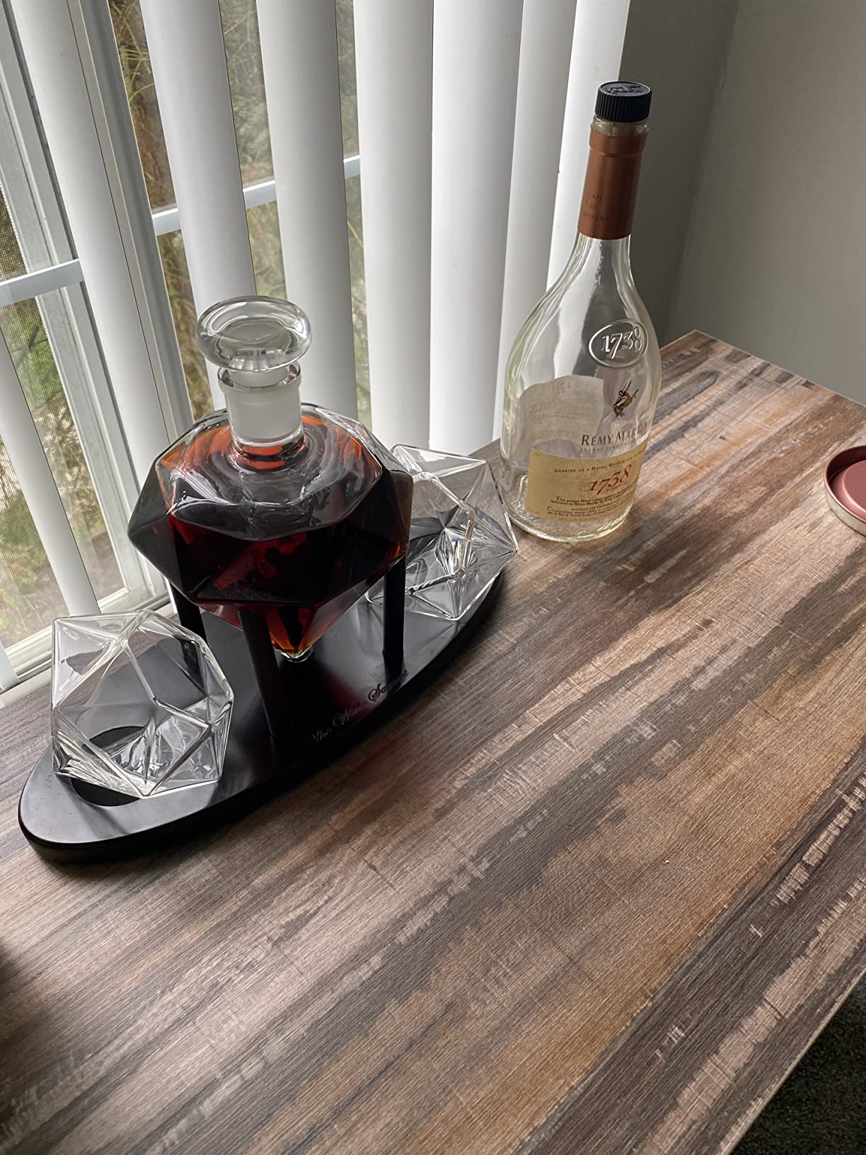 Diamond Whiskey Decanter with 2 Diamond Glasses Set, 750ml Clear Liquor Carafe & 10oz Tilted Tumblers for Scotch Rum Bourbon Vodka Tequila, Unique Home Bar Decor, Luxury Gift Men Women customer photo 1