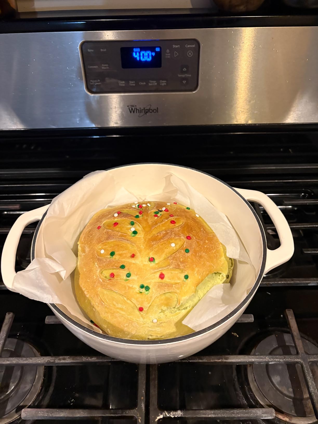 Amazon Basics Enameled Cast Iron Dutch Oven Pot with Lid, Round, Dual Handles, Heavy-Duty, Oven Safe for Stews, Roasting, Baking, 4.3-Quart, White customer photo 2