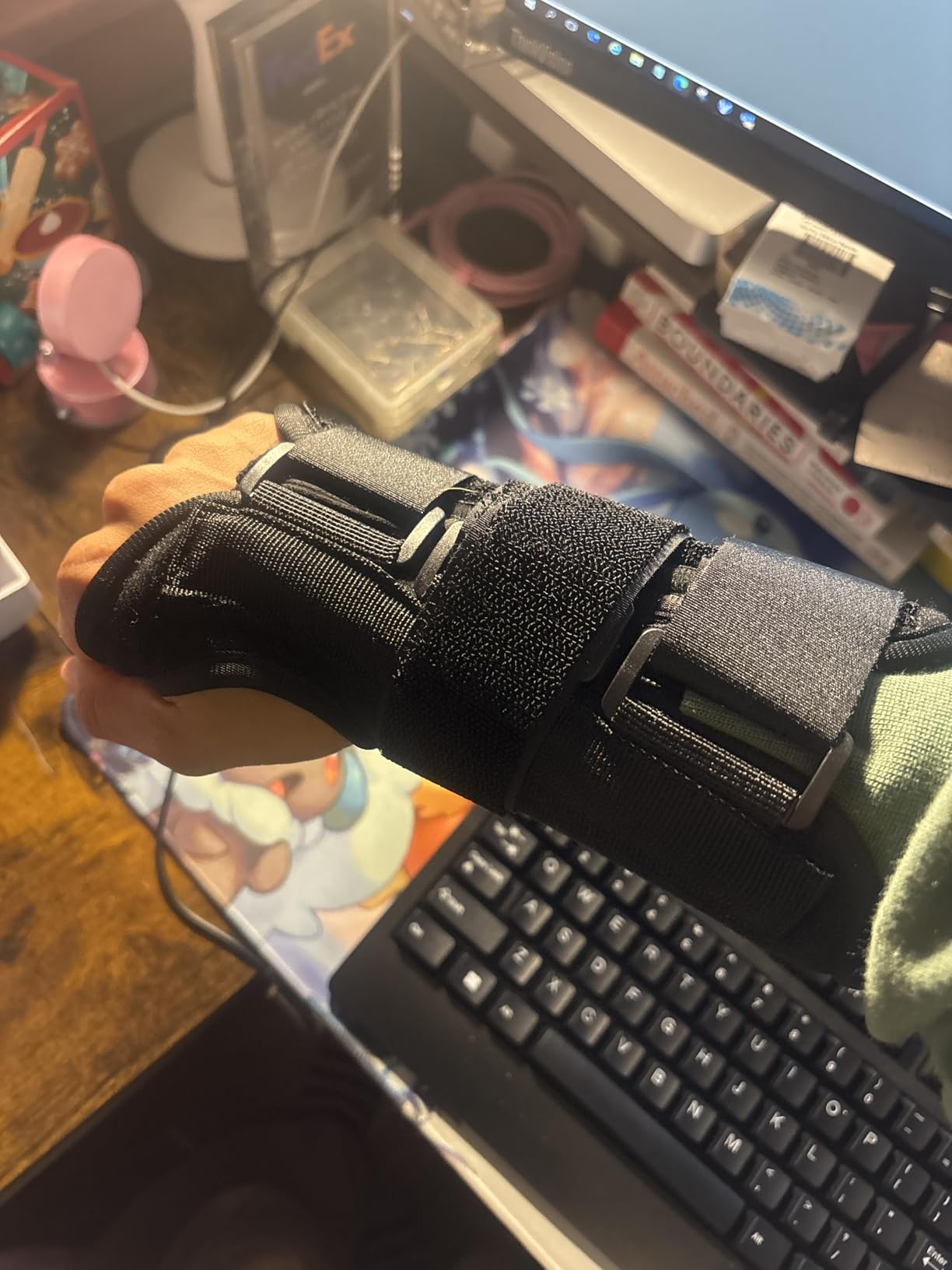 FEATOL Carpal Tunnel Wrist Brace Night Support, Adjustable Right Hand Brace customer photo 1