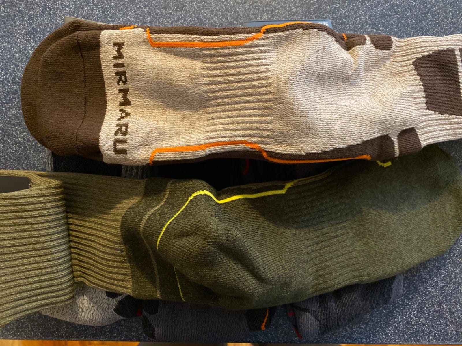 MIRMARU Men's 5 Pairs Hiking Outdoor Trail Running Trekking Moisture Wicking Cushion Crew Socks customer photo 2