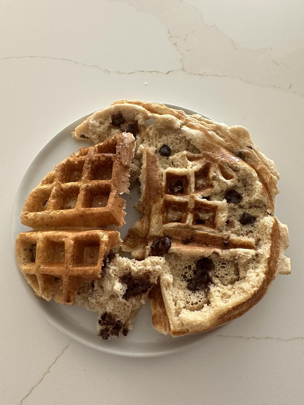 Hamilton Beach 26031 Belgian Waffle Maker with Removable Non-Stick Plates, Ceramic Grids, Black customer photo 2