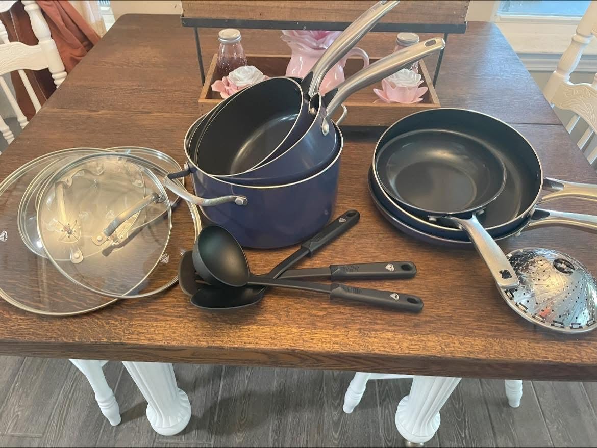 Blue Diamond 14 Piece Cookware Set, Diamond Infused PFAS & PFOA-Free Ceramic Nonstick Pots and Pans, Durable, Non Toxic, Metal Utensil Safe & Scratch Resistant, Dishwasher & Oven Safe, Blue customer photo 2