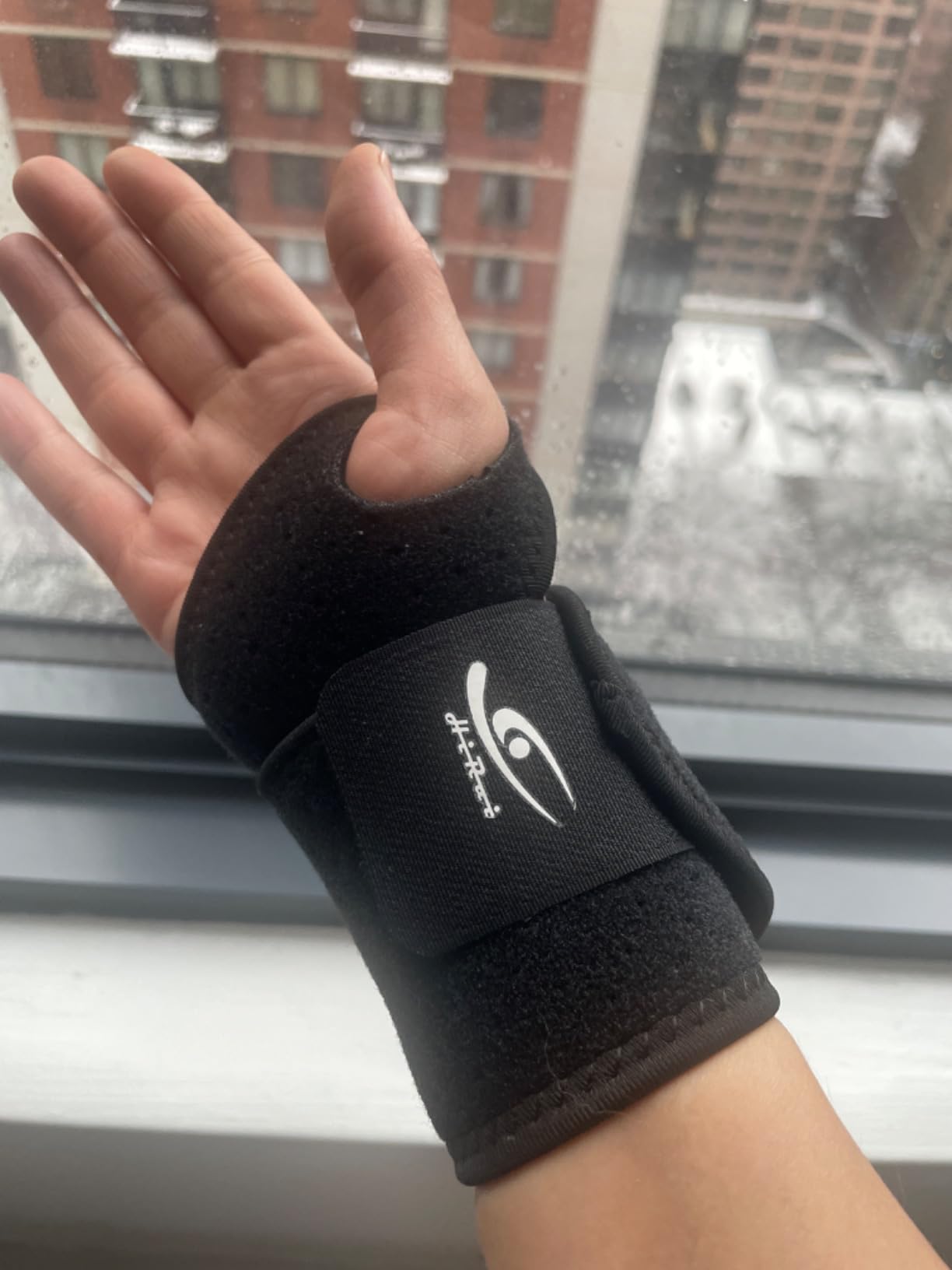 HiRui 2 Pack Wrist Compression Strap and Wrist Brace Sport Wrist Support for Fitness, Weightlifting, Tendonitis, Carpal Tunnel Arthritis, Pain Relief-Wear Anywhere-Adjustable (Black) customer photo 2