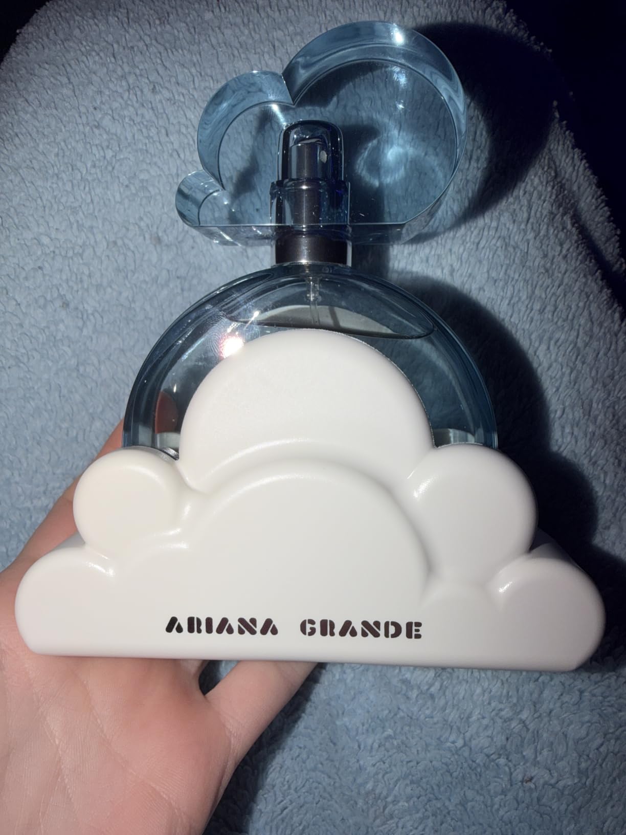 Ariana Grande Cloud Eau de Parfum – Warm Gourmand Fragrance for Women – Women's Perfume with Notes of Lavender, Coconut, Vanilla & Pear customer photo 2