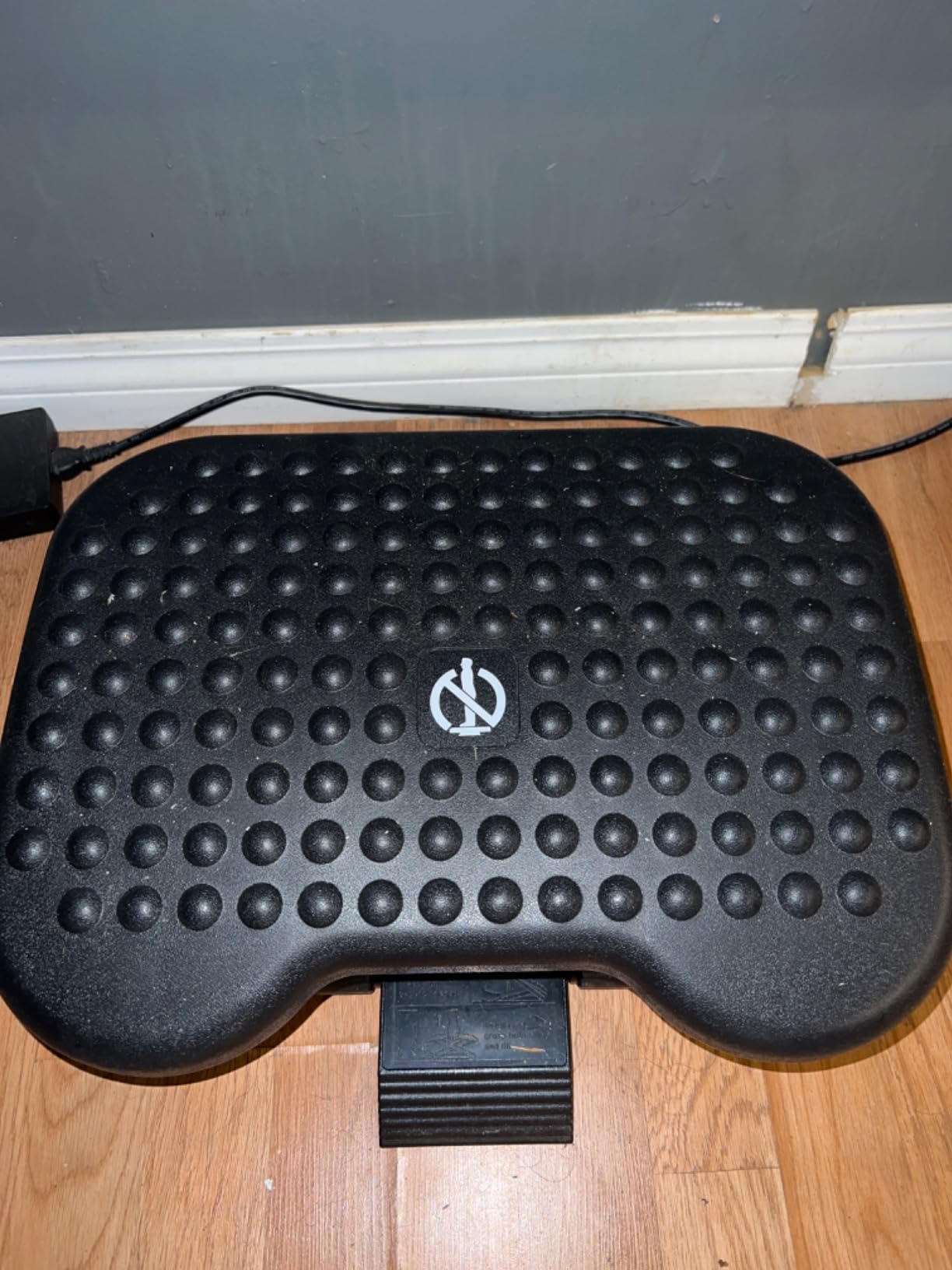 HUANUO Adjustable Foot Rest for Under Desk with Massage Surface and Tilt customer photo 2