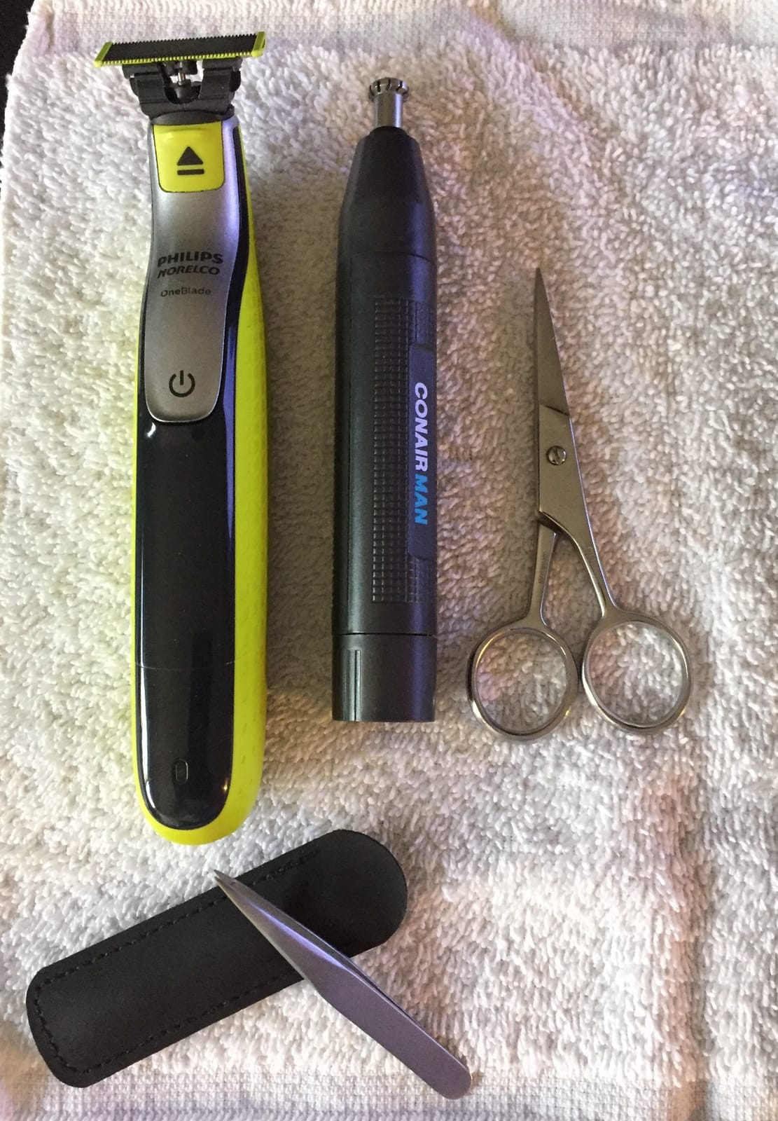 ConairMAN Ear and Nose Hair Trimmer for Men, Cordless, 360° Bevel Blade customer photo 1