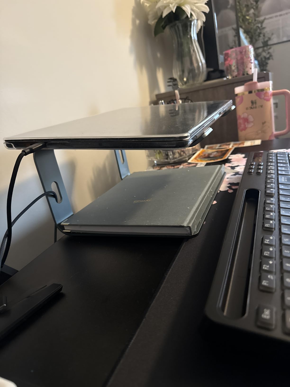 Nulaxy Full Aluminum Laptop Stand, Stable Support to 22 lbs, Open Cooling customer photo 2