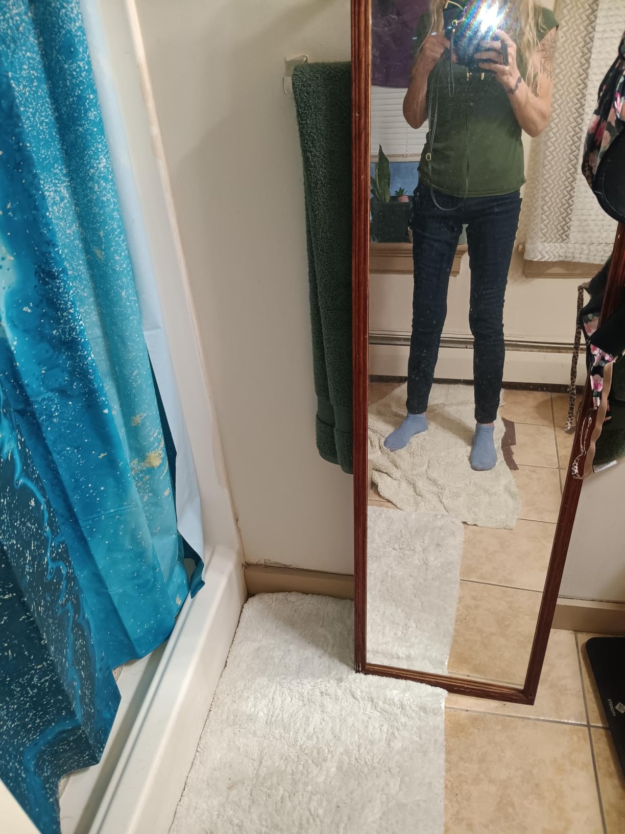 Amazon Essentials Women's High-Rise Skinny Stretch Jeans customer photo 2