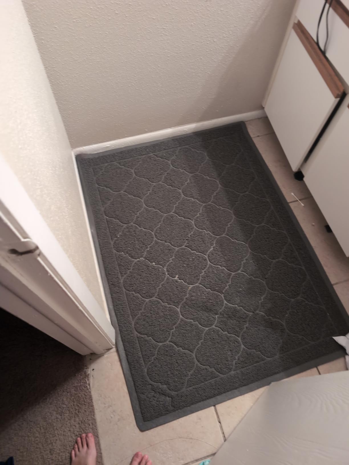 WePet Cat Litter Box Mat, Kitty Premium PVC Pad, Durable Trapping Rug, Phthalate Free, Urine-Resistant, Scatter Control, XXL 47 x 36 Inch, Grey customer photo 2