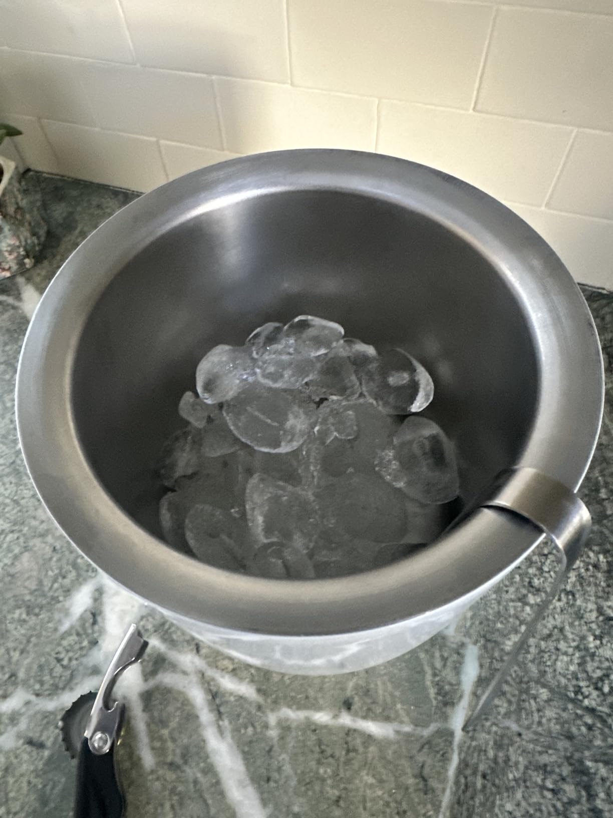 S’well Stainless Steel Ice Bucket with Tongs, 68oz Capacity, Teakwood Pattern Finish, Triple-Layer Vacuum Insulated to Keep Ice Colder Longer, BPA-Free Barware customer photo 1