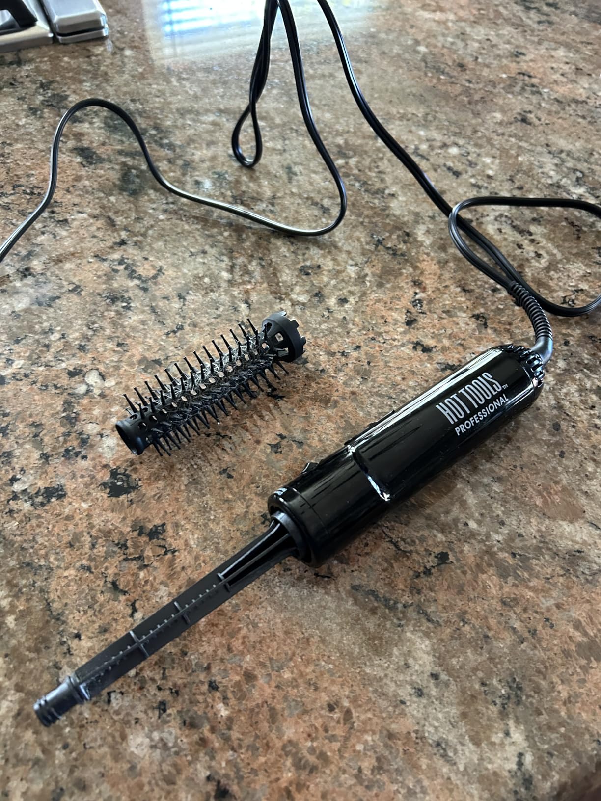 Hot Tools Pro Artist Hot Air Styling Brush | Style, Curl and Touch Ups (1”) Black customer photo 1