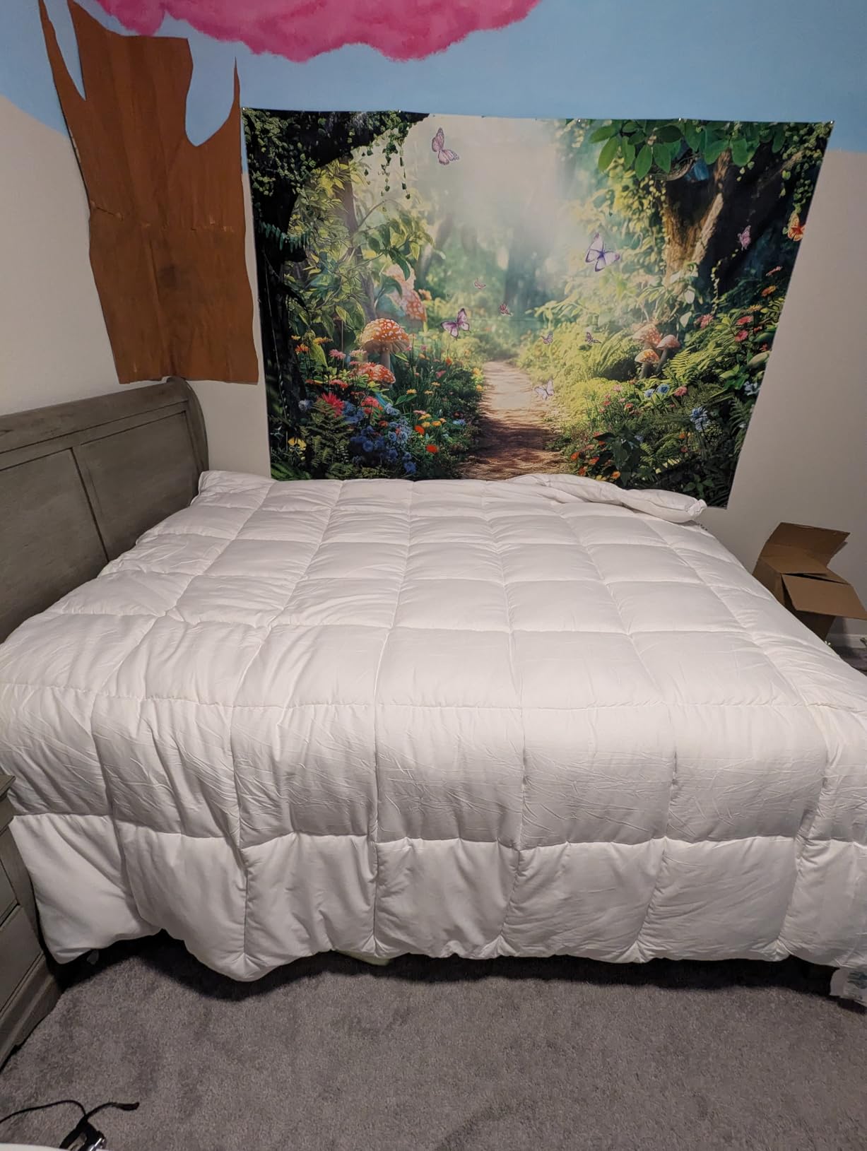 Amazon Basics White Down Alternative Comforter and Duvet Insert with Corner Tabs, Machine Washable, Full/Queen, All-Season customer photo 2