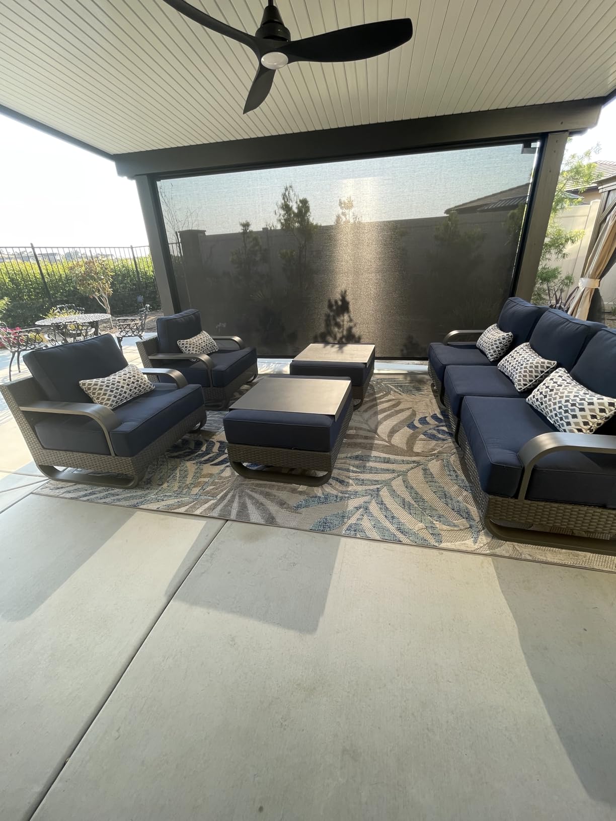 JONATHAN Y Tropics Palm Leaves Indoor Outdoor Area Rug 8X10 Gray/Blue customer photo 1