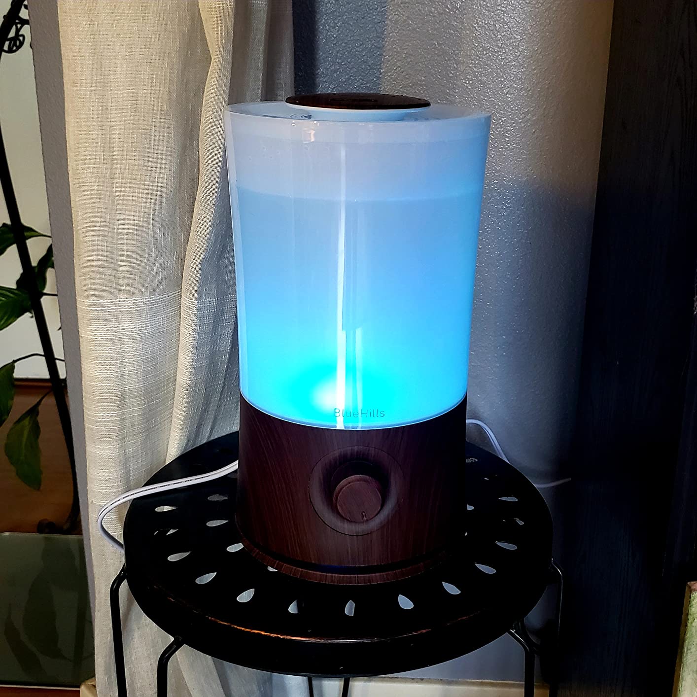 BlueHills Premium 2000 ML XL Large Essential Oil Diffuser Aromatherapy Humidifier for Large Room Home 40 Hour Run Huge Coverage Area 2 Liter Extra Large Capacity Huge Diffuser Wood Grain E005 customer photo 1