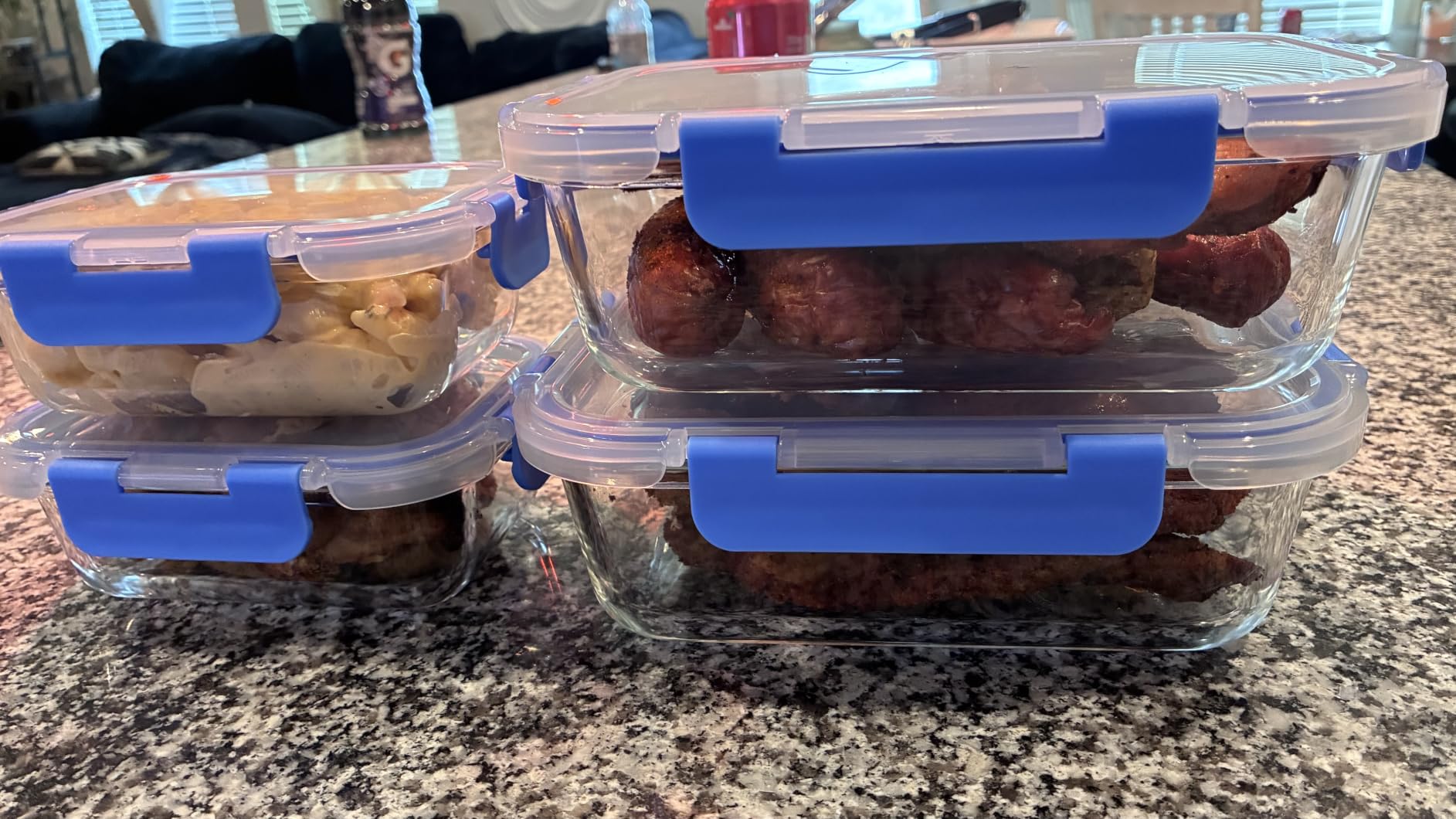 Amazon Basics Glass Food Storage Containers, Leak Proof, Oven Safe, Easy to Clean, Stain Resistant, Set of 7, 14 Pieces Including Lids, BPA-Free, Clear with Blue Silicone Ring customer photo 1