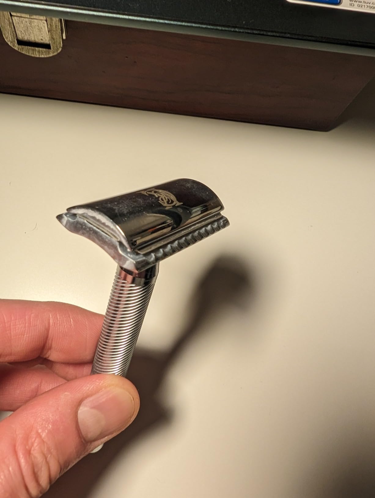 King C. Gillette Safety Razor with Chrome Plated Handle and 5 Platinum Coated Double Edge Safety Razor Blade Refills customer photo 1