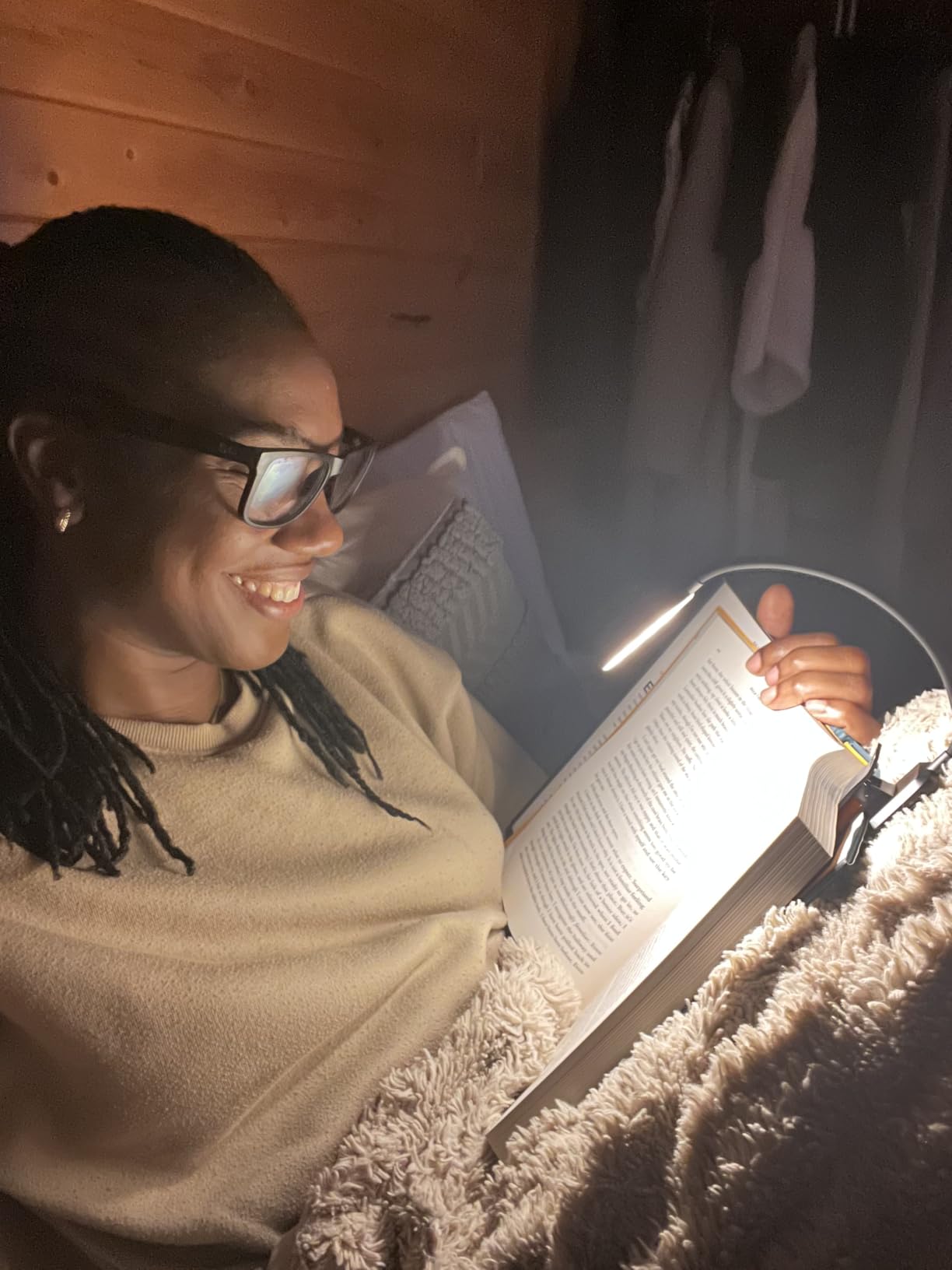 Gritin 9 LED Rechargeable Book Light for Reading in Bed customer photo 2