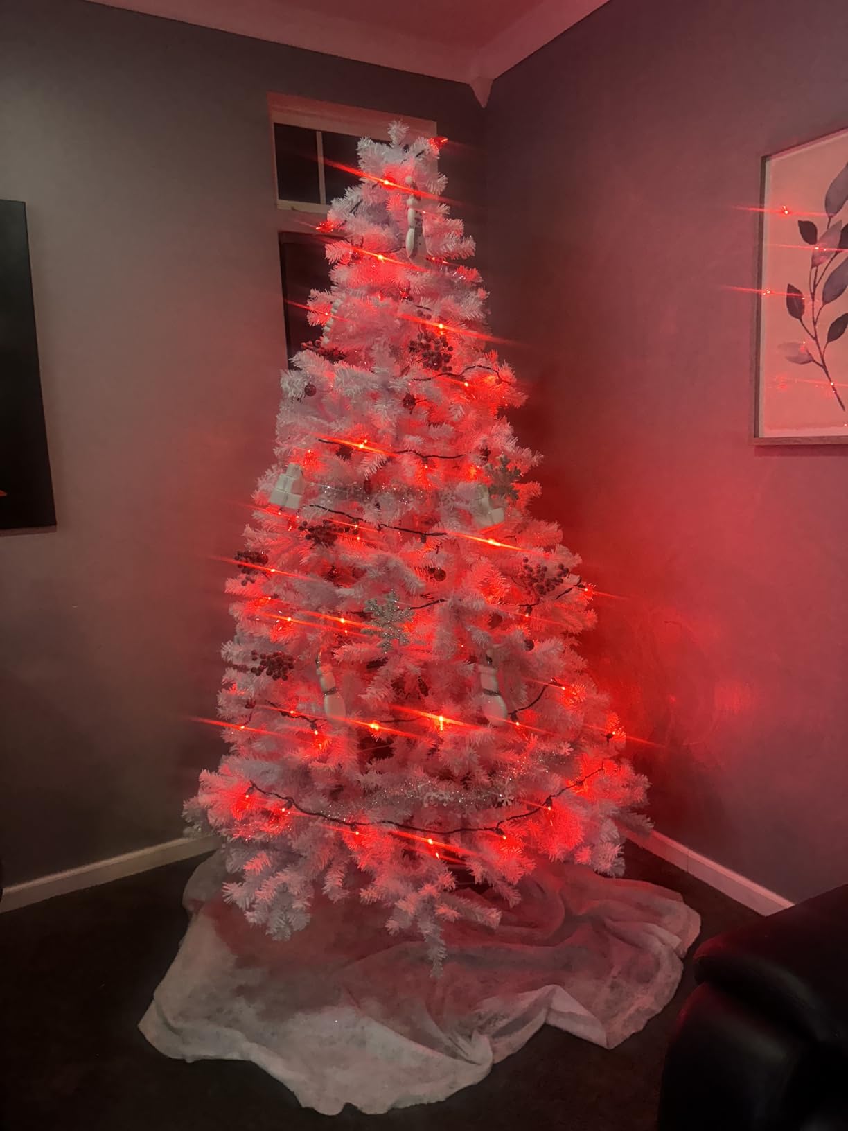 Yaheetech 7.5ft Premium Snow Flocked Hinged Artificial Christmas Tree customer photo 2