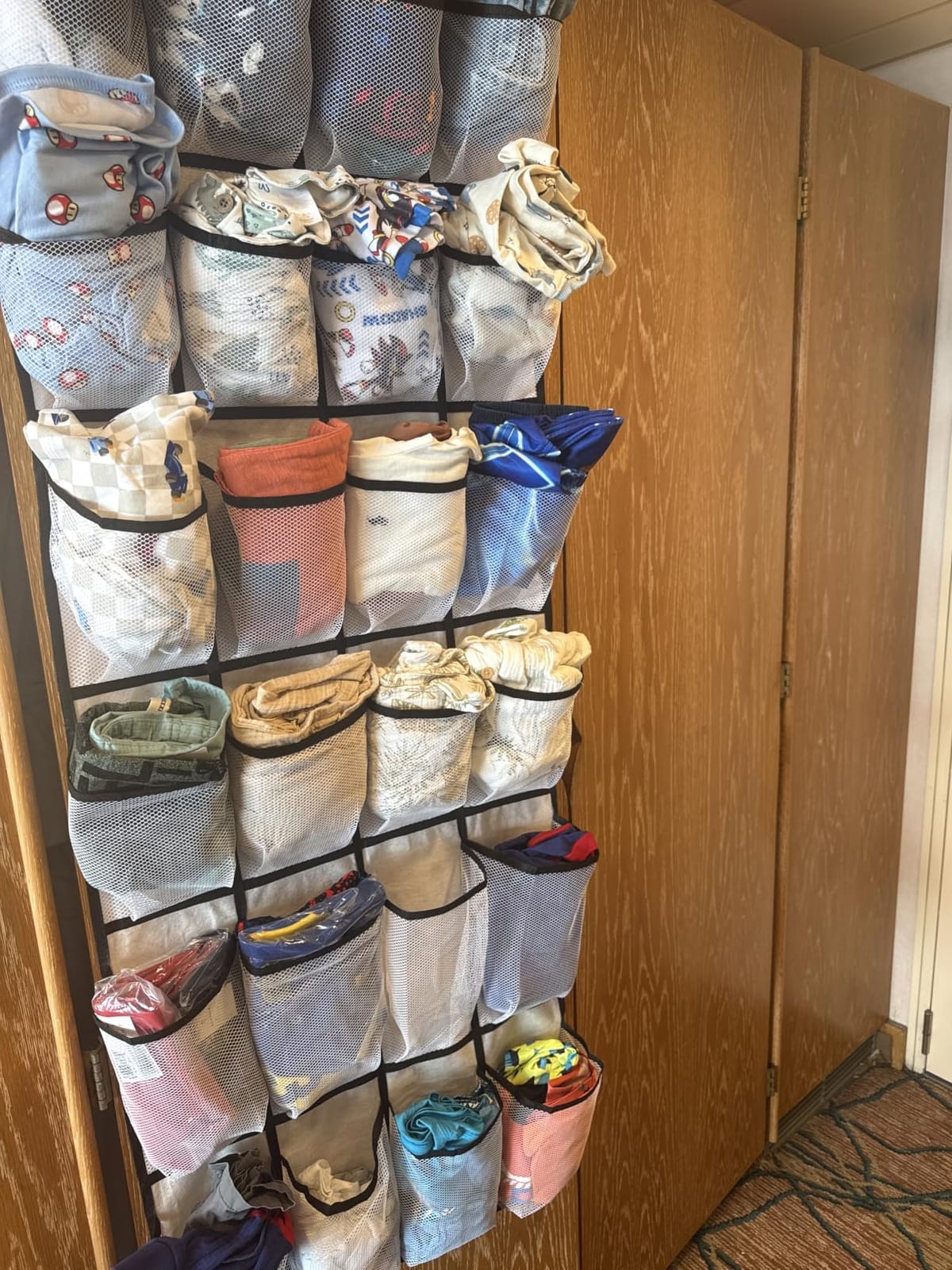 SAVERHO Over the Door Shoe Organizer, Hanging Shoe Organizer with 24 Mesh Large Pockets Door Shoe Rack Organizer for Men Women Kids Hanging Shoe Storage Bag.(White) customer photo 1