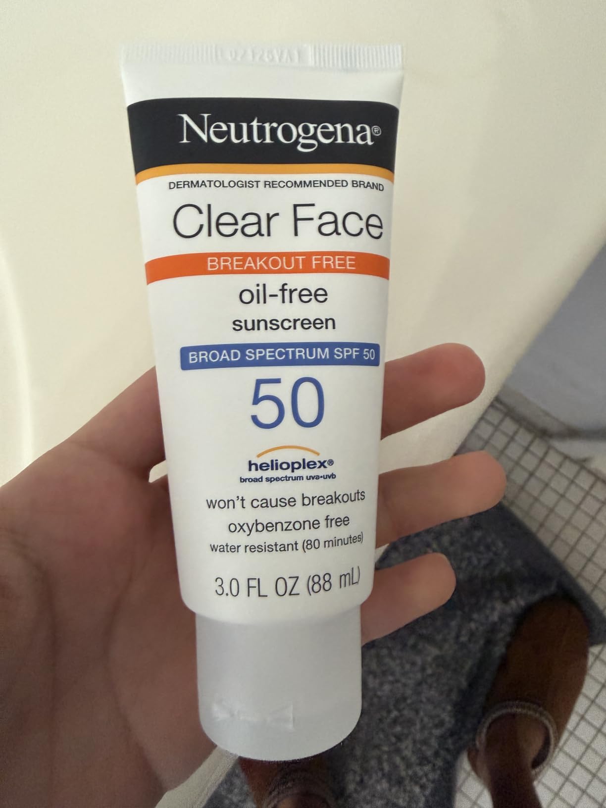Neutrogena Clear Face Sunscreen Lotion SPF 50, 3 fl. oz customer photo 2