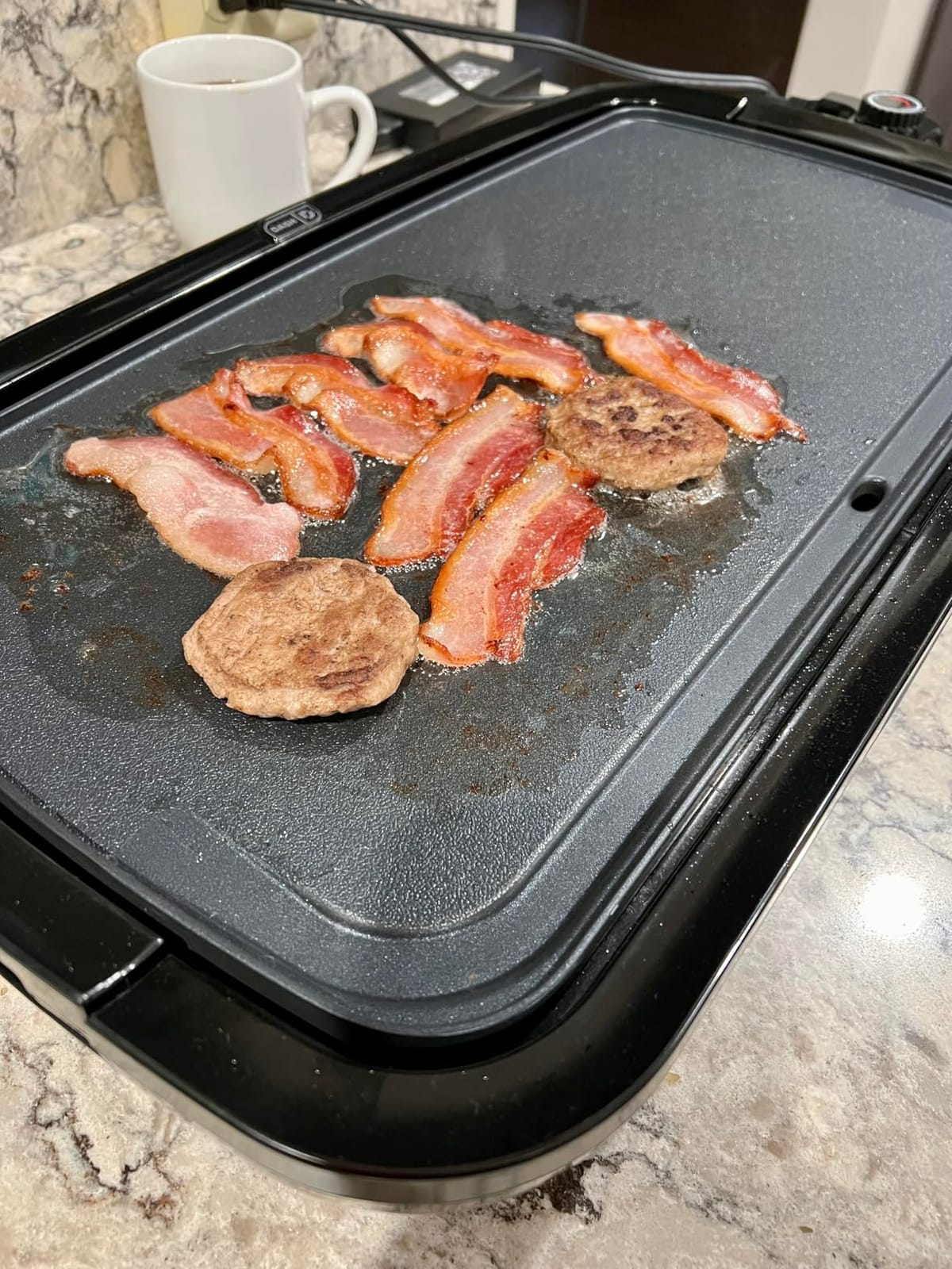 Dash Deluxe Everyday Electric Griddle, Removable Nonstick Plate, Aqua customer photo 2
