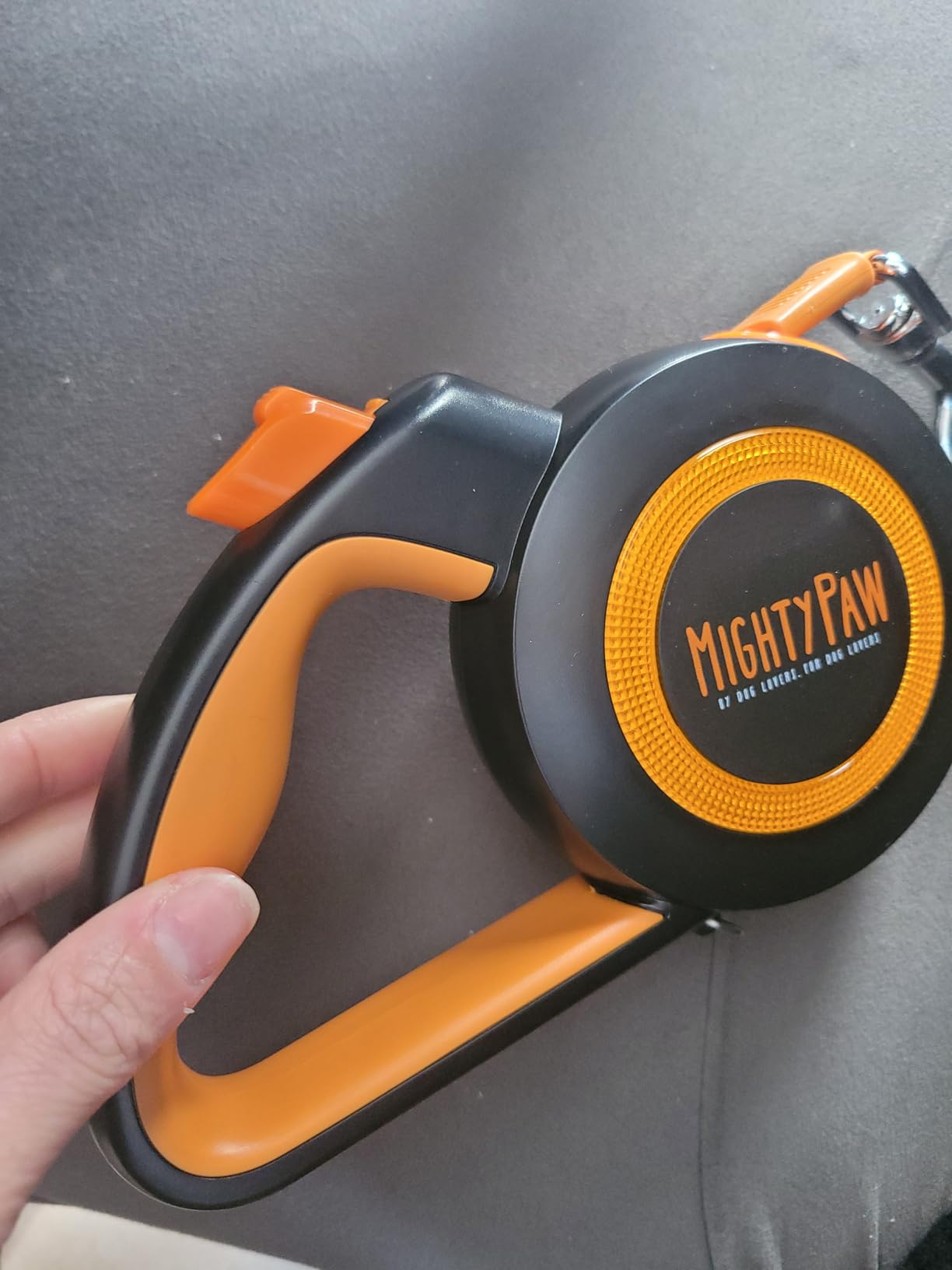 Mighty Paw Retractable Dog Leash, for Large Dogs, 50-110 lbs, Auto-Locking customer photo 2