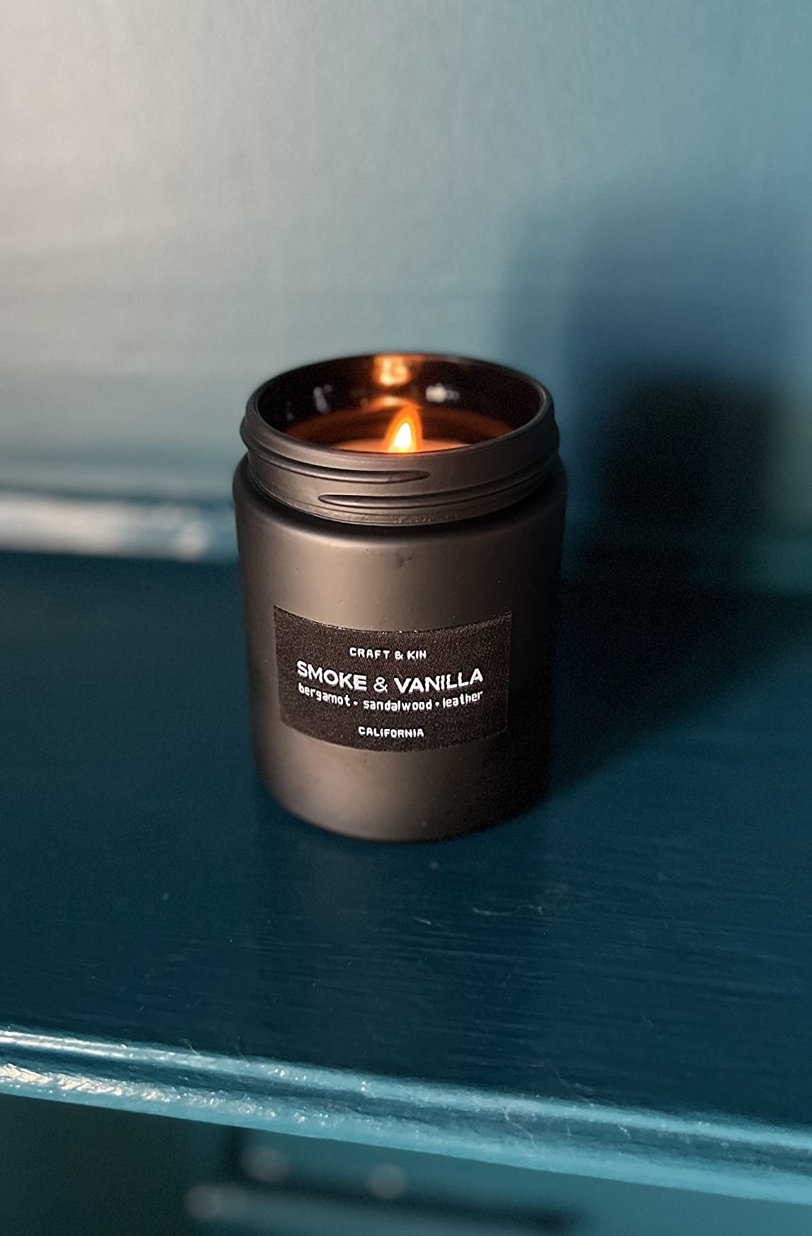 Craft & Kin Premium Smoke & Vanilla Scented Candle – Long Lasting, 45 Hour Burn Time – Luxury Black Natural Soy Scented Candle for Men with Wood Wick – Room Decor and Aromatherapy – 7.6 oz customer photo 2