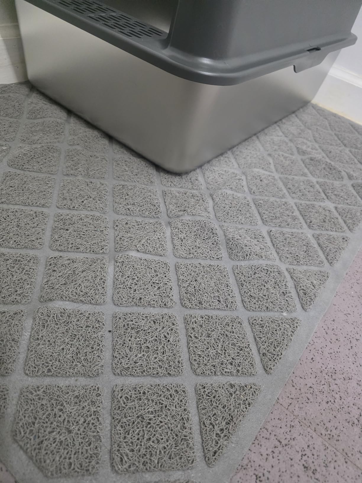 Conlun Cat Litter Mat Litter Trapping Mat, Premium Durable PVC Grid Mesh with Scatter Control, Non-slip, Less Waste Cat Litter Box Mat, Soft on Kitty’s Paws, Urine Waterproof, 24