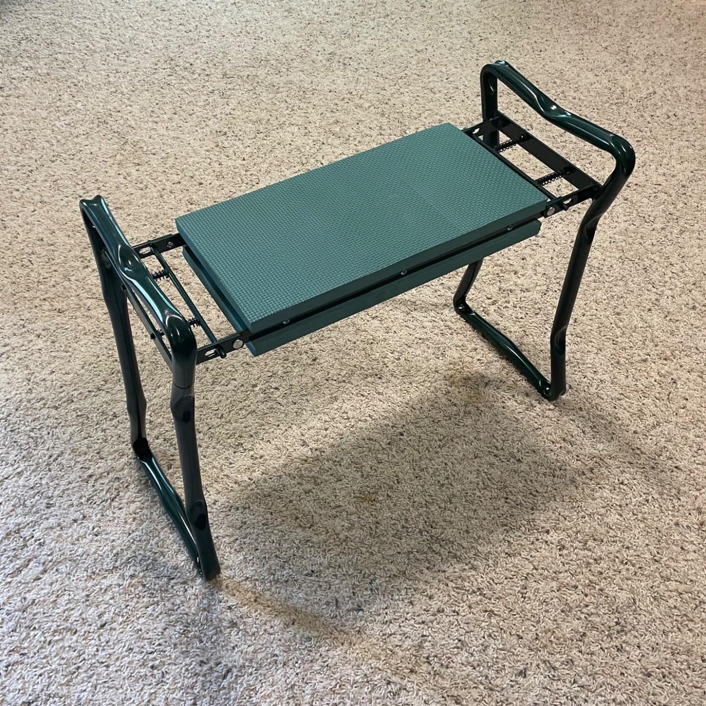 KVR Upgraded Garden Kneeler and Seat with Thicken & Widen Soft Kneeling Pad,Heavy Duty Foldable Gardener Stool with 2 Tool Pouches,Gardening Gifts for Women Mom Men Seniors¡… customer photo 2
