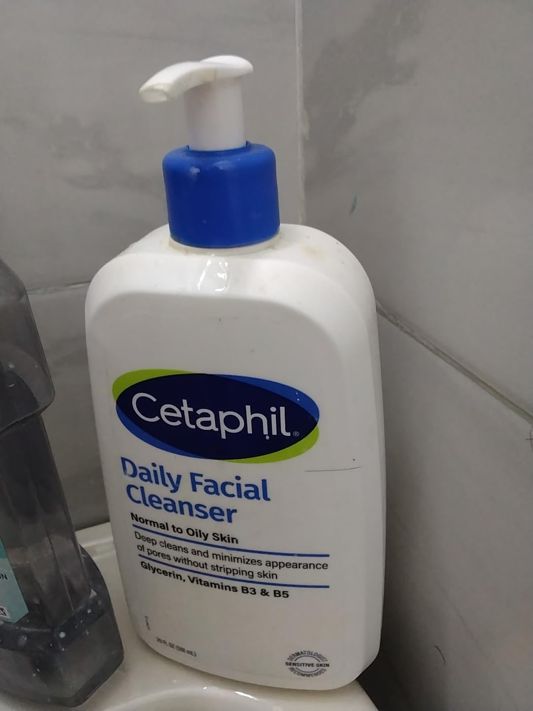 Cetaphil Daily Facial Cleanser Sensitive & Oily Skin, 20 oz customer photo 1